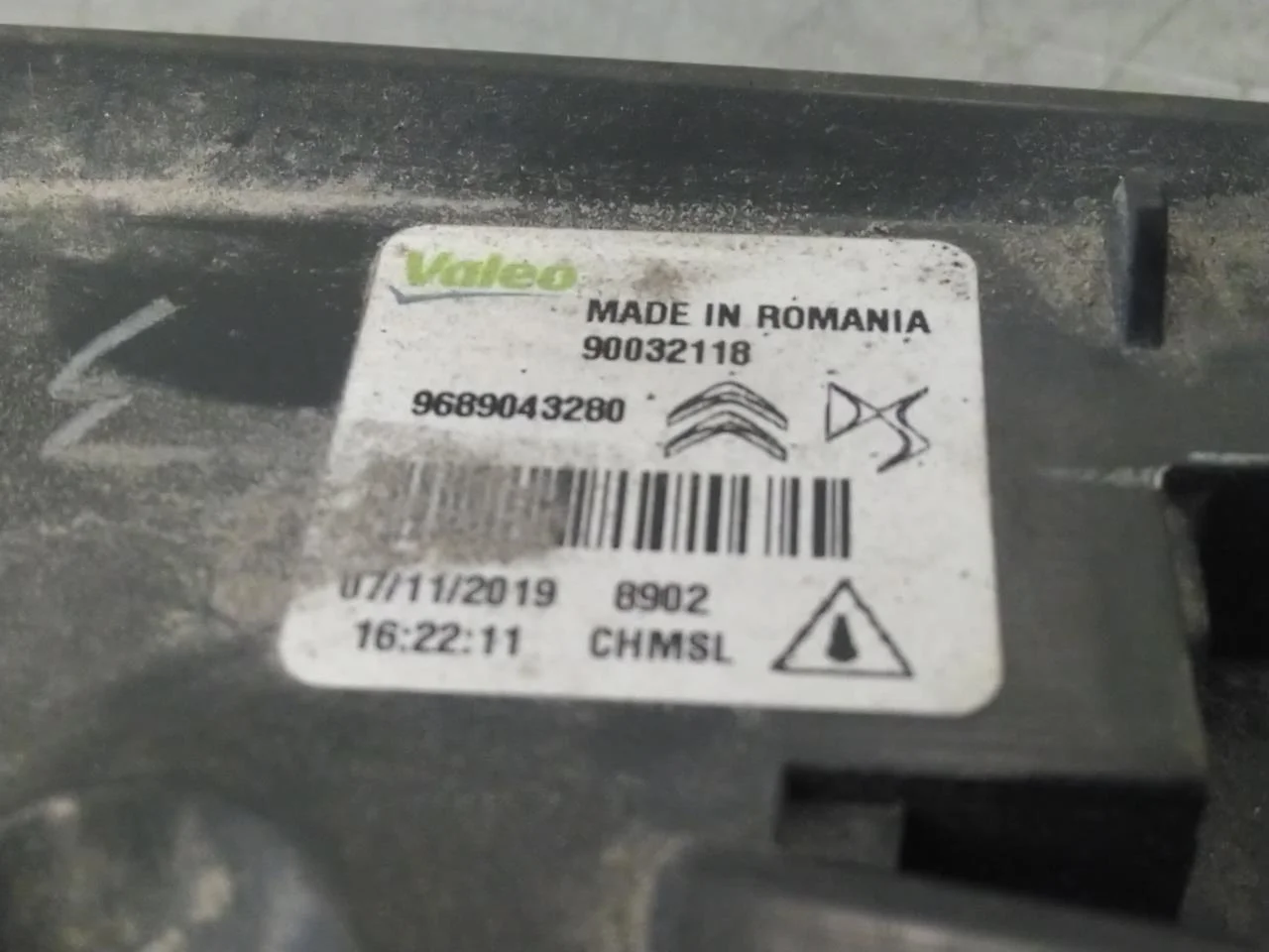 Peugeot 208/E-208 2020-> Féklámpa, hátsó ablak (3. féklámpa) nézet 3