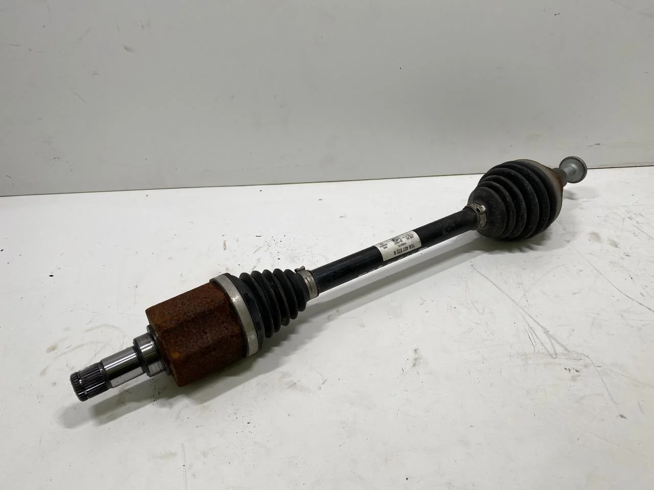 Volkswagen ID.5 2022- Front right driveshaft view 2