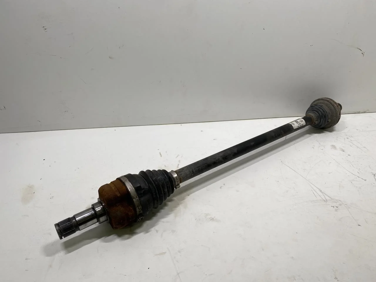 Volkswagen ID.5 2022- Rear right driveshaft view 2