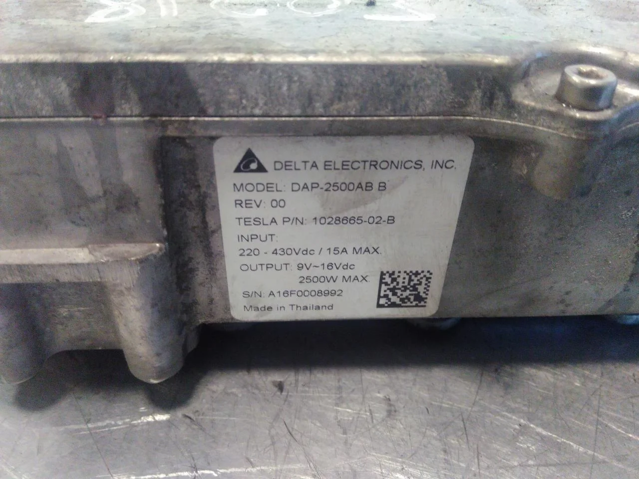 Mercedes B 180-200 W246/W242 2012-19 Voltage converter, battery view 3