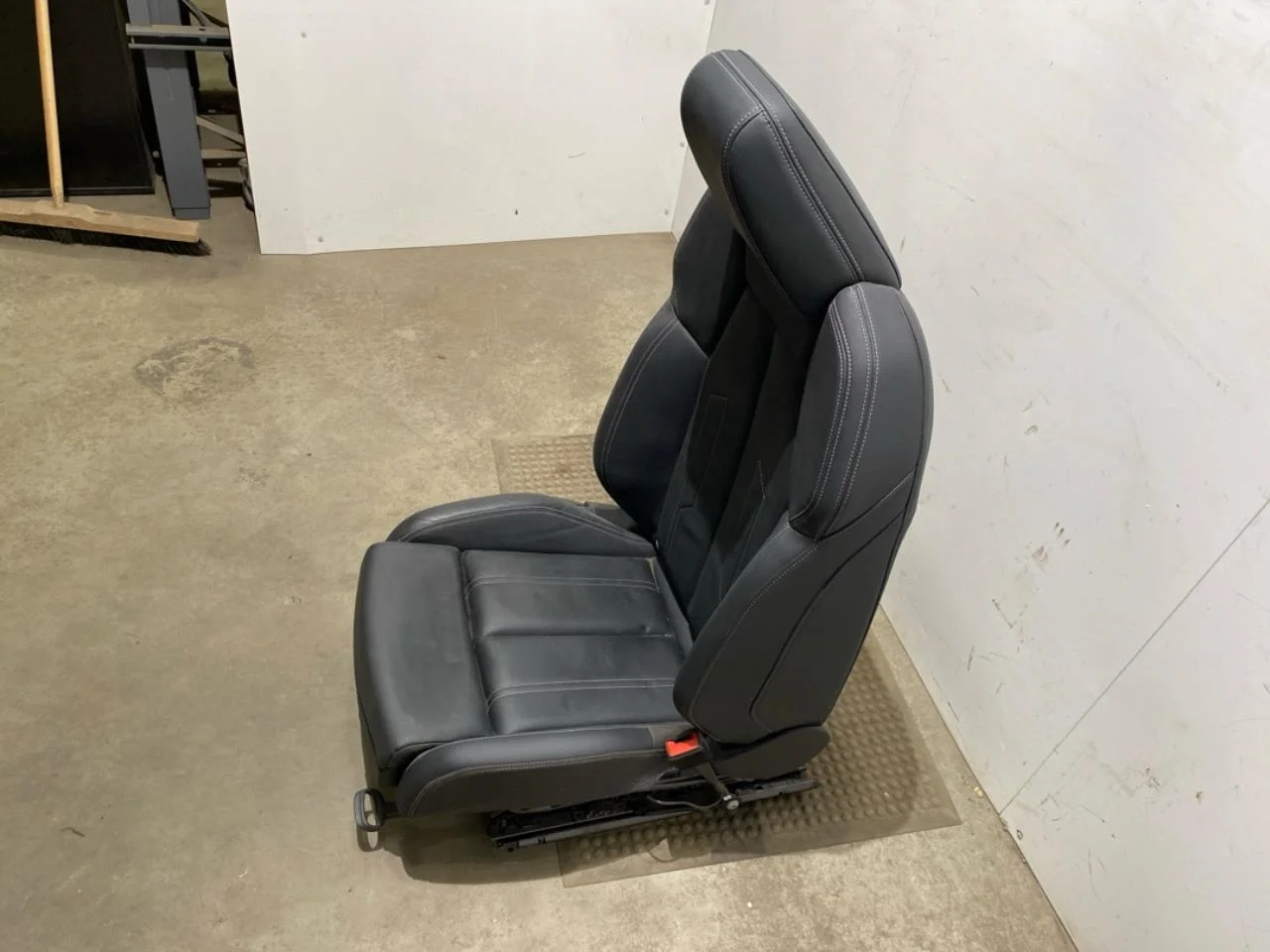 Audi Q4 E-TRON FZ 2021- Front seat, right view 2
