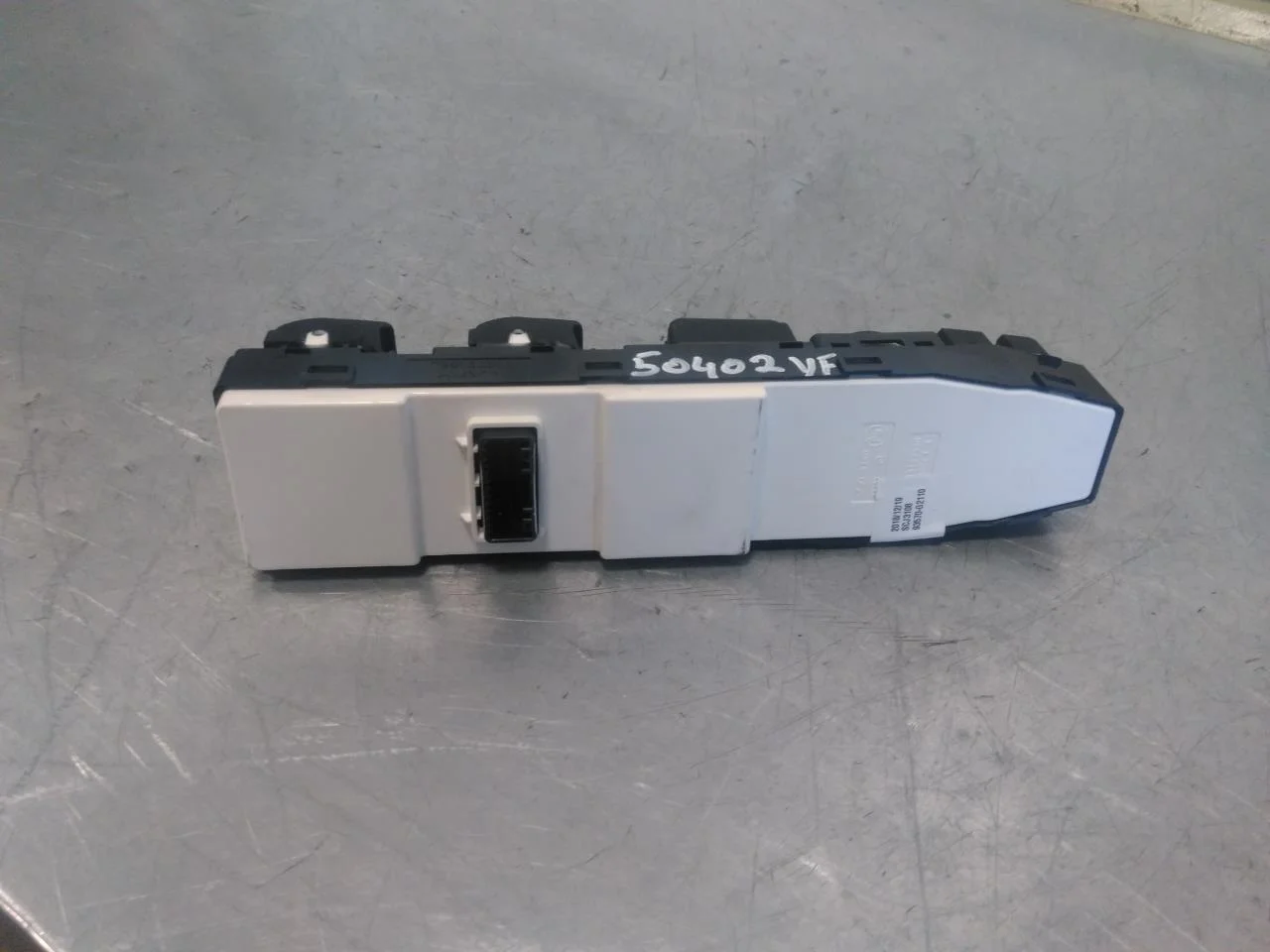 Hyundai IONIQ AE 2017-22 Window regulator switch view 2