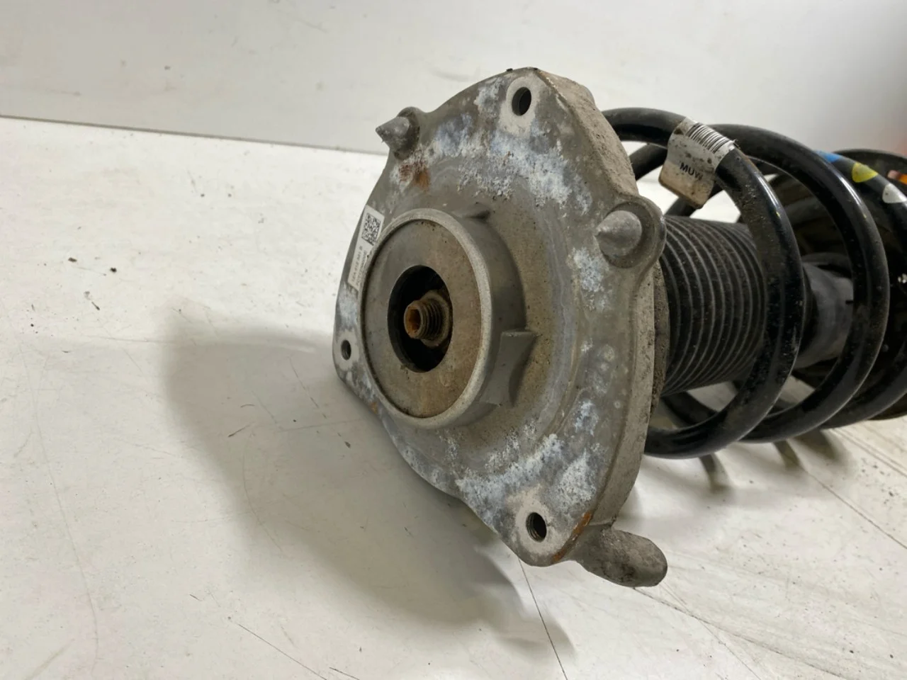 Volkswagen ID.4 2021- Rugóstag (gólyaláb), első, jobb nézet 3