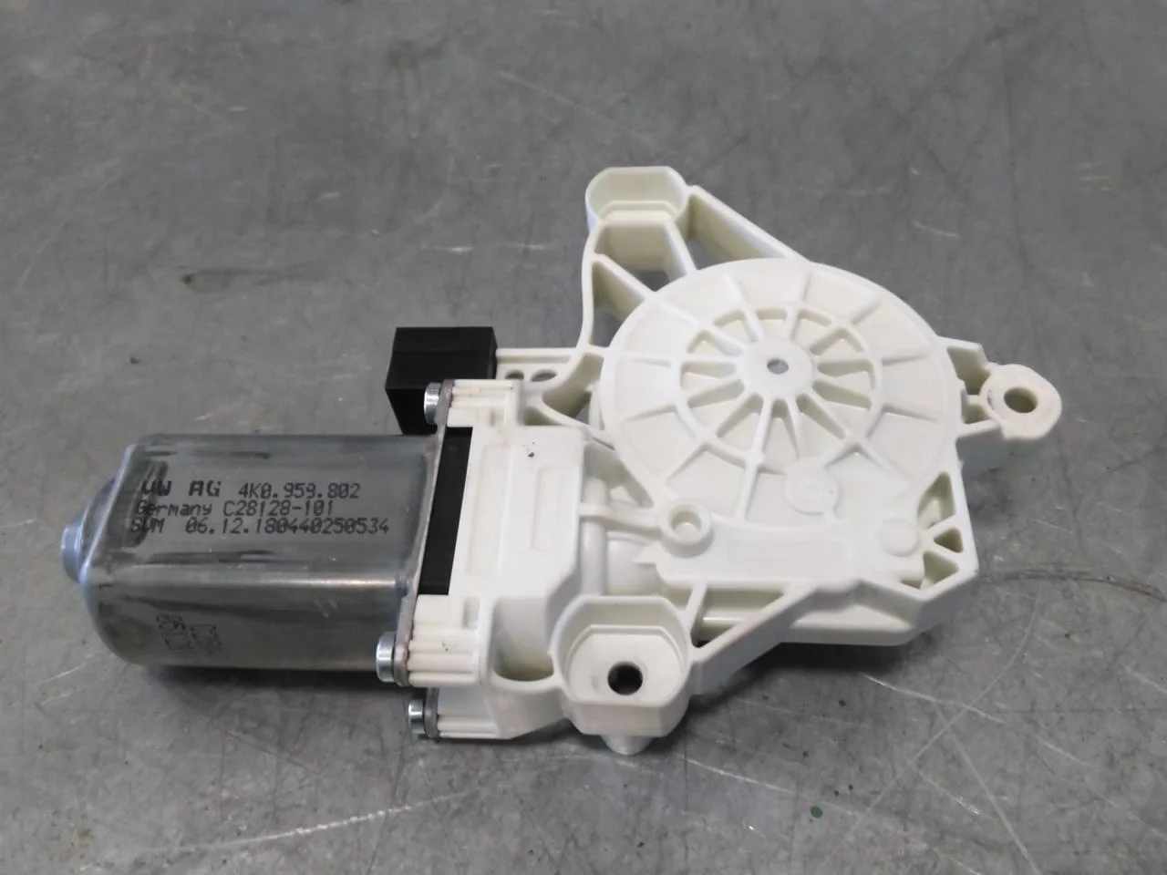 Audi E-TRON, S GE 2019- Window regulator motor view 2