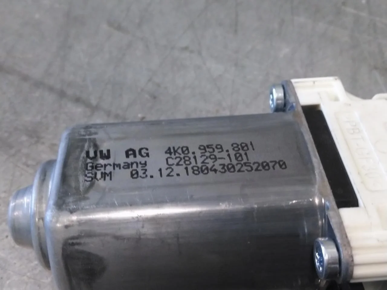 Audi E-TRON, S GE 2019- Window regulator motor view 3