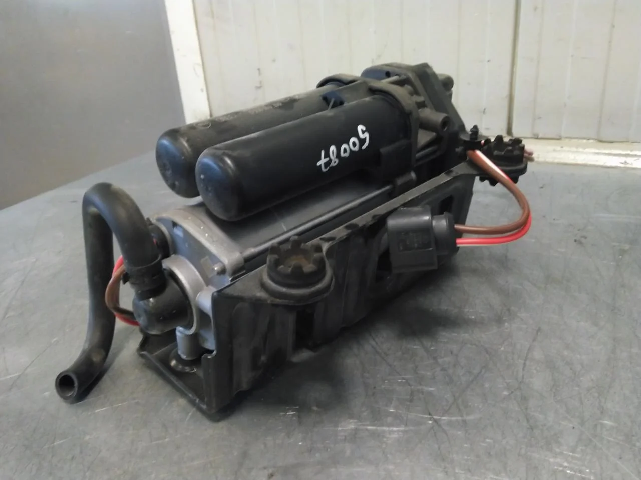 Audi E-TRON, S GE 2019- Suspension compressor view 2