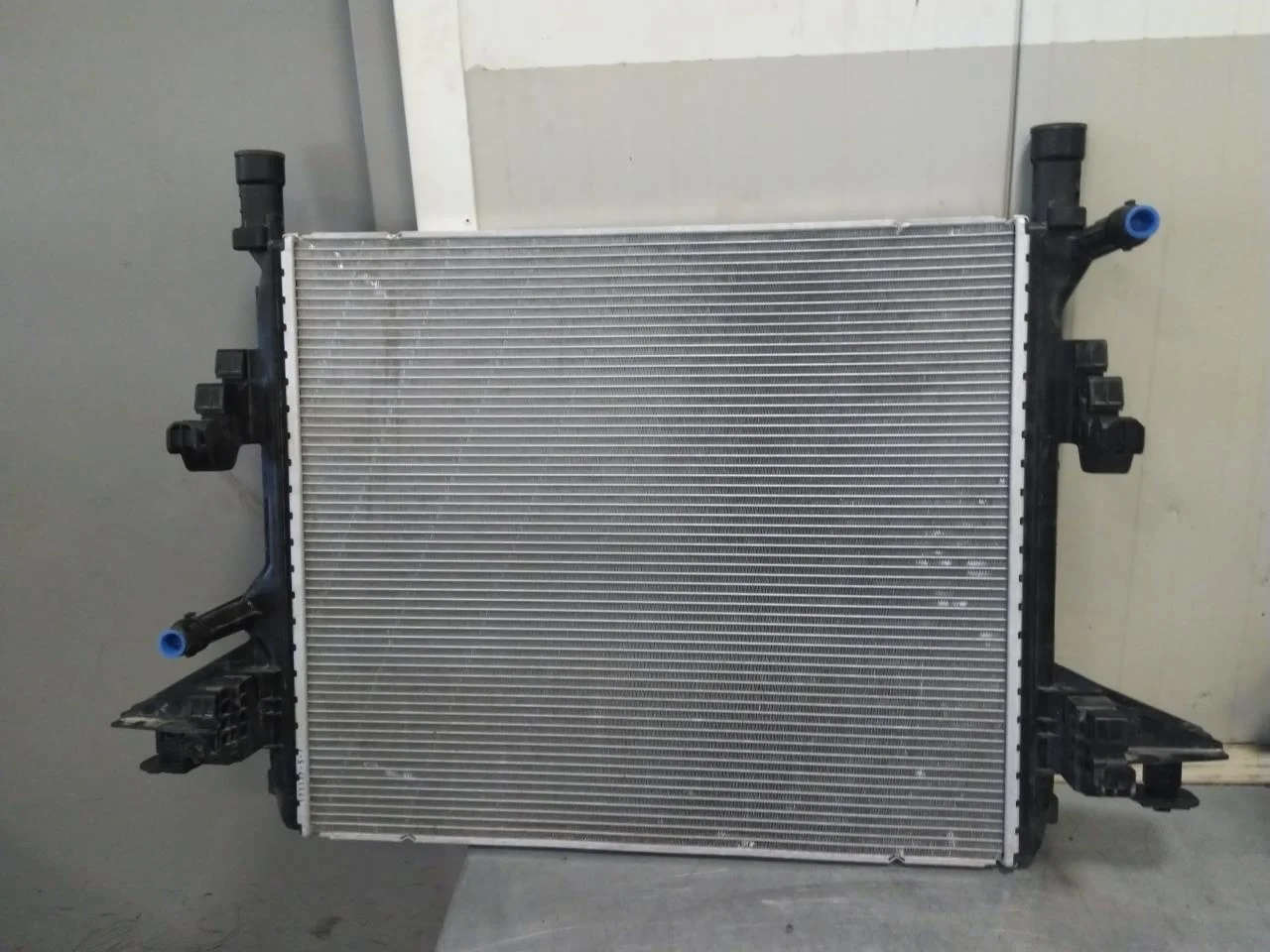 Volkswagen ID.5 2022- Radiator, automatic transmission view 2