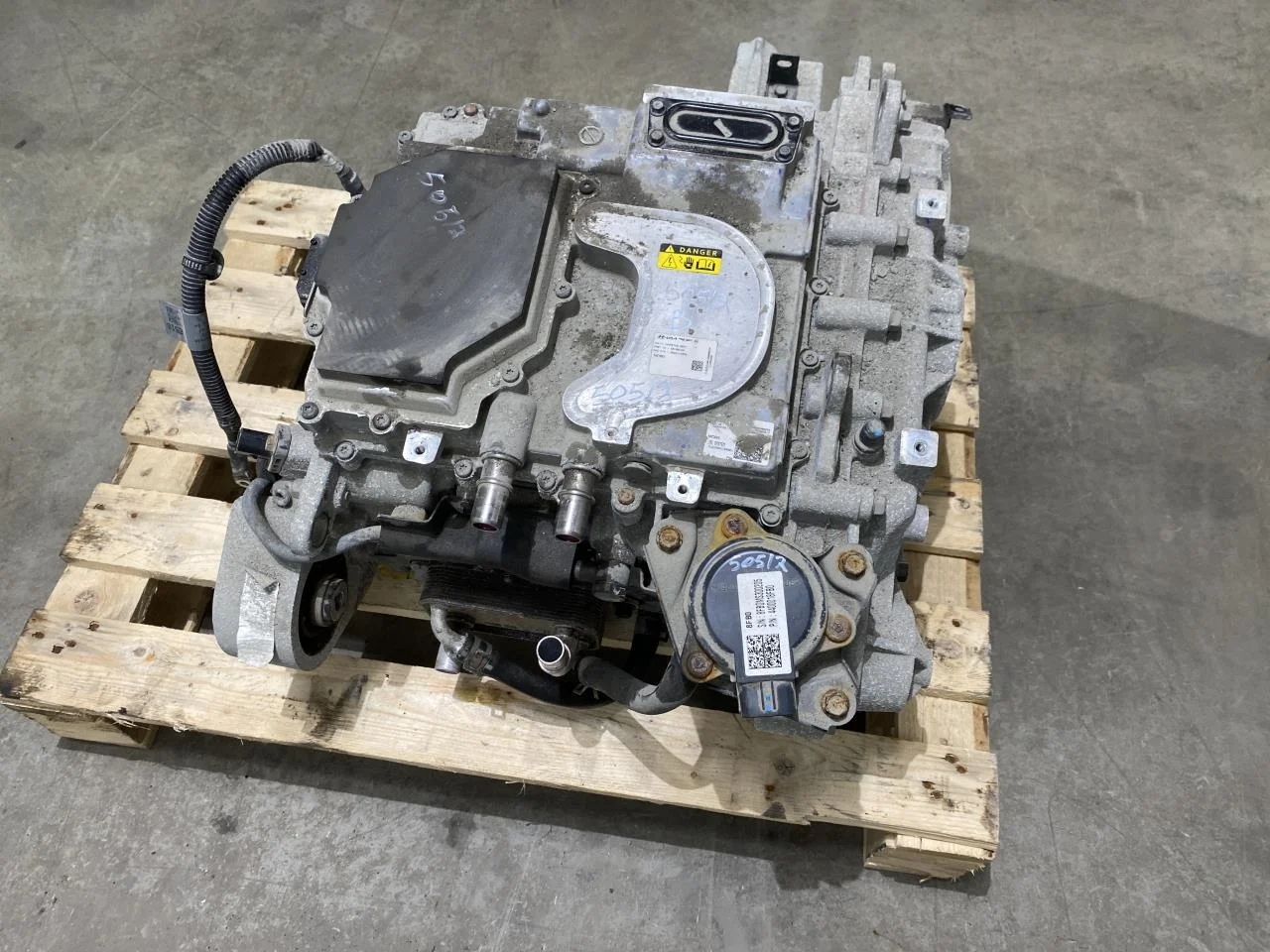 Hyundai IONIQ 5 NE 2022- Rear electric motor view 3
