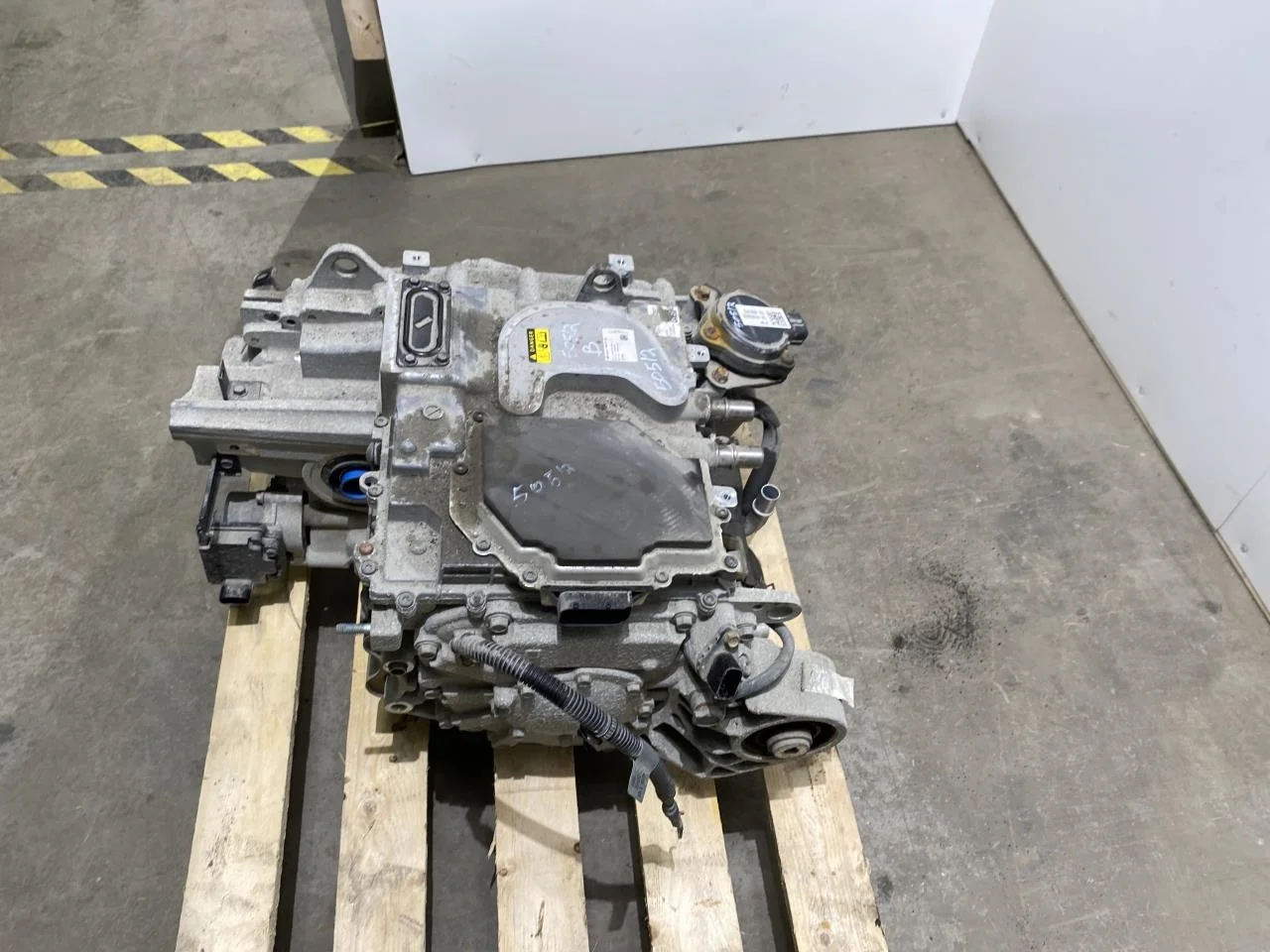 Hyundai IONIQ 5 NE 2022- Rear electric motor view 4