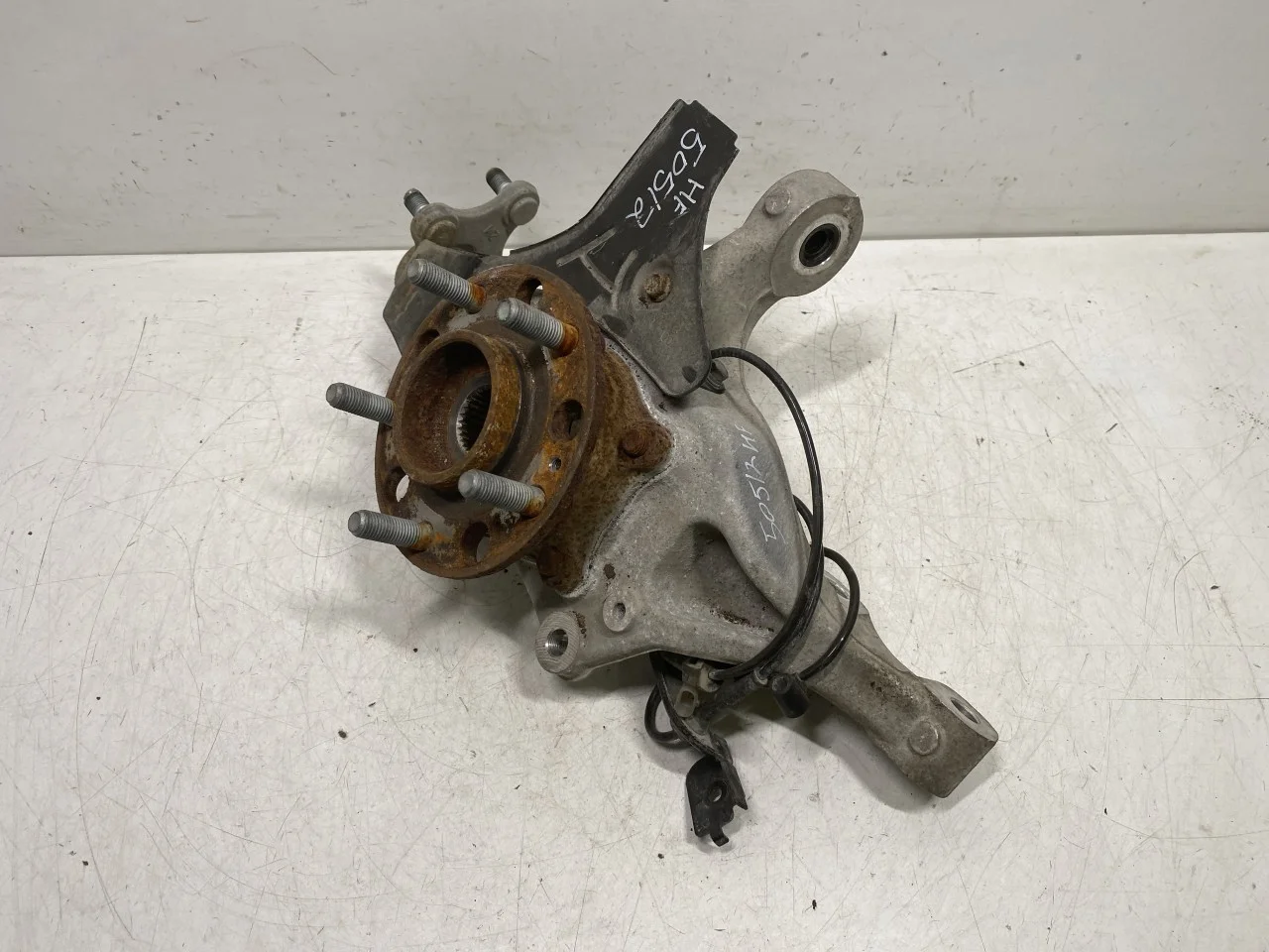 Hyundai IONIQ 5 NE 2022- Front right steering knuckle view 3