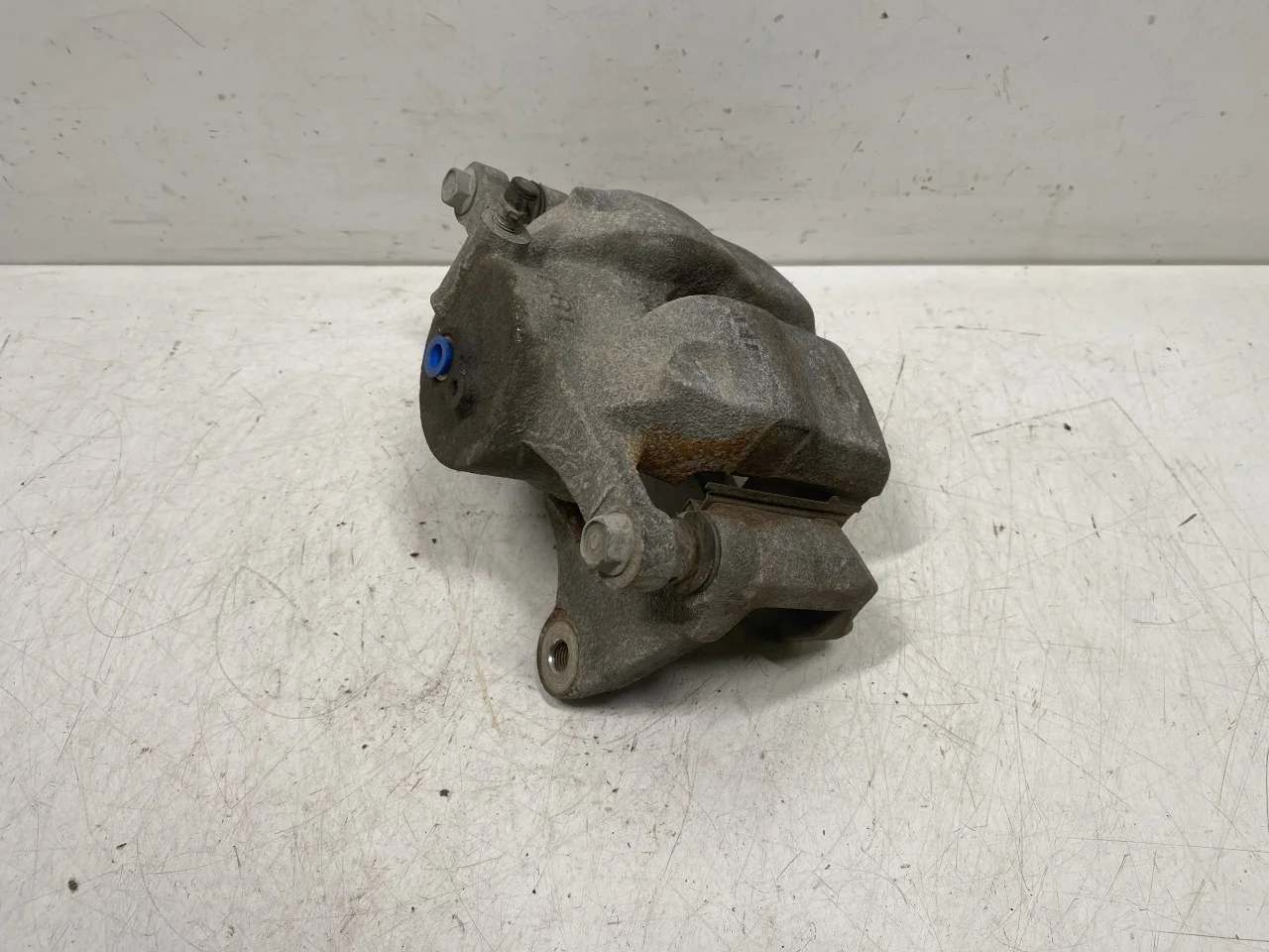 Hyundai IONIQ 5 NE 2022- Front left brake caliper view 2