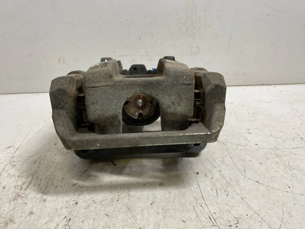 Hyundai IONIQ 5 NE 2022- Rear right brake caliper view 2