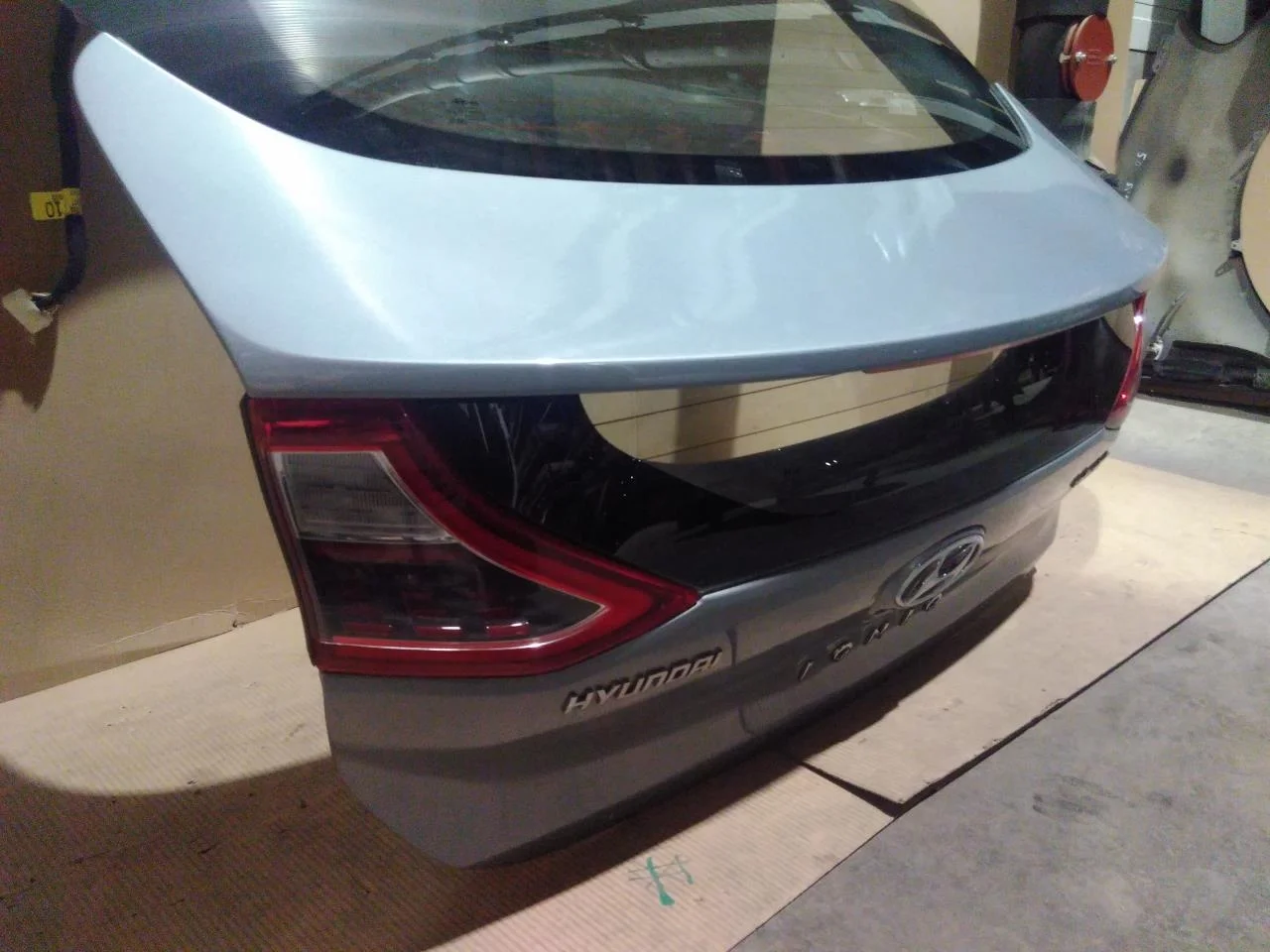 Hyundai IONIQ AE 2017-22 Hayon, hatchback / break vedere 3