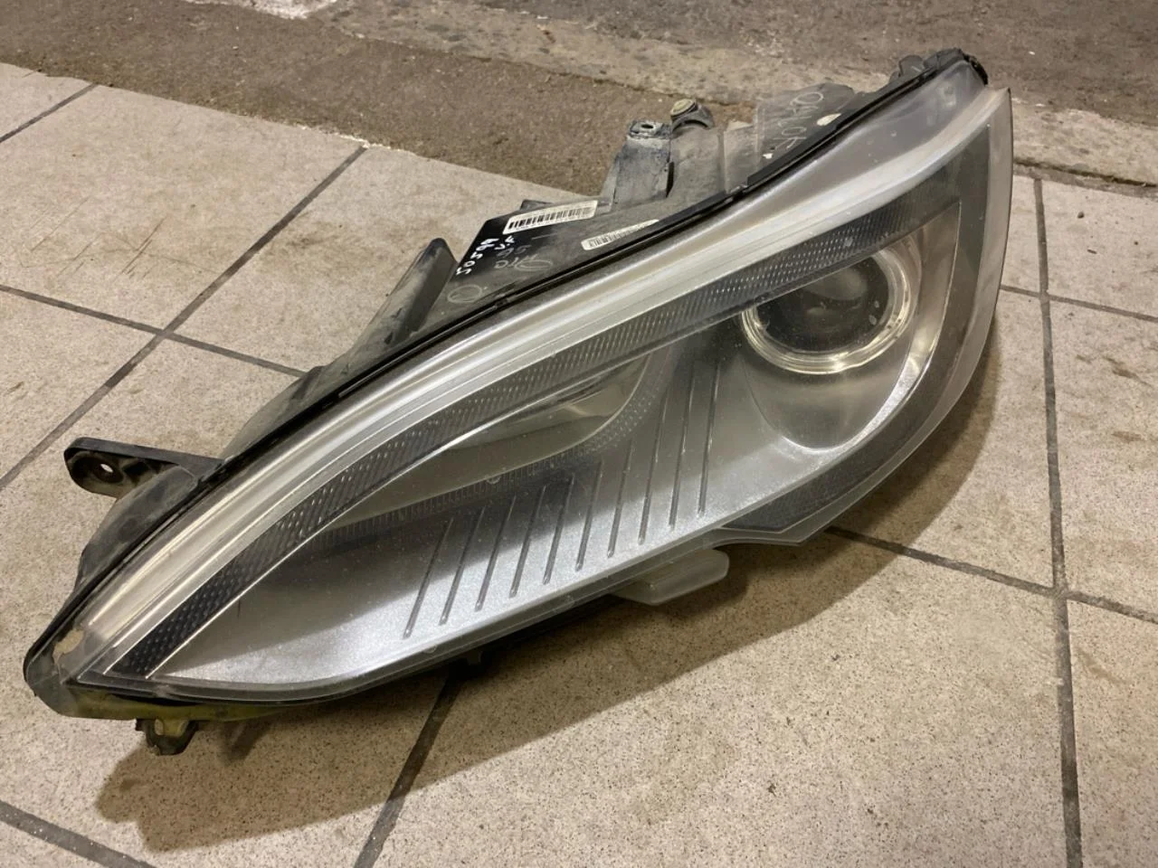 Tesla MODEL S 2013- Left headlight