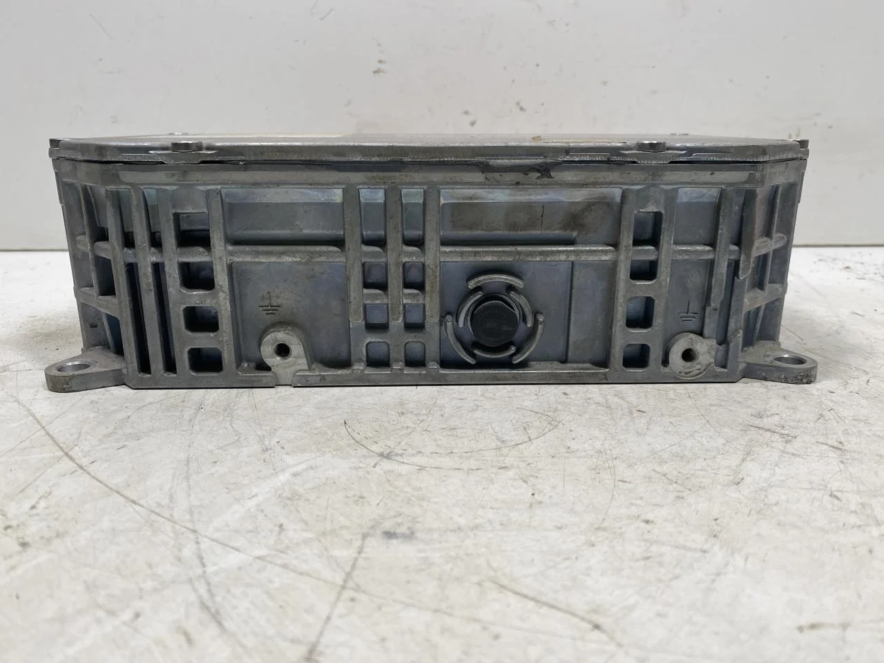 Mercedes V W447//W640/W448 2014- Voltage converter, battery view 4