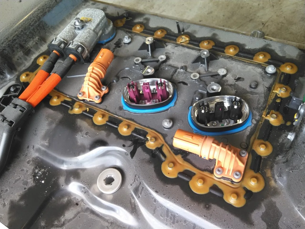 Mercedes EQS SUV X296 2022- High-voltage battery view 4
