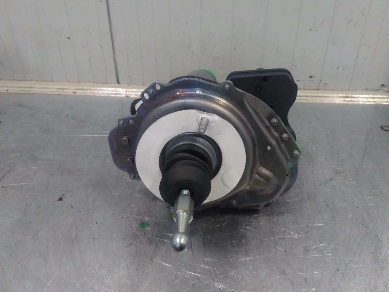 Mercedes EQS SUV X296 2022- Brake booster view 3