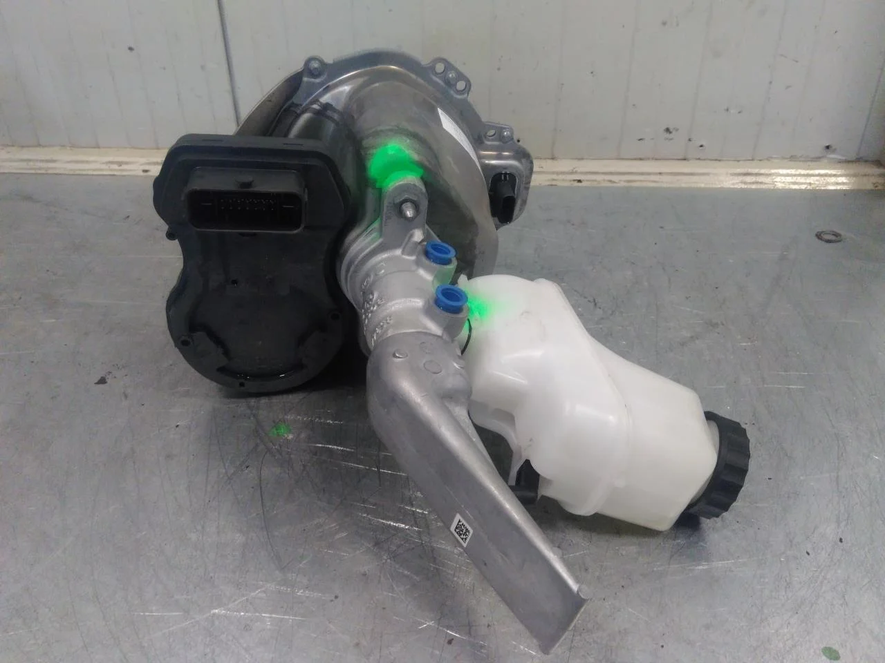 Mercedes EQS SUV X296 2022- Brake booster view 4