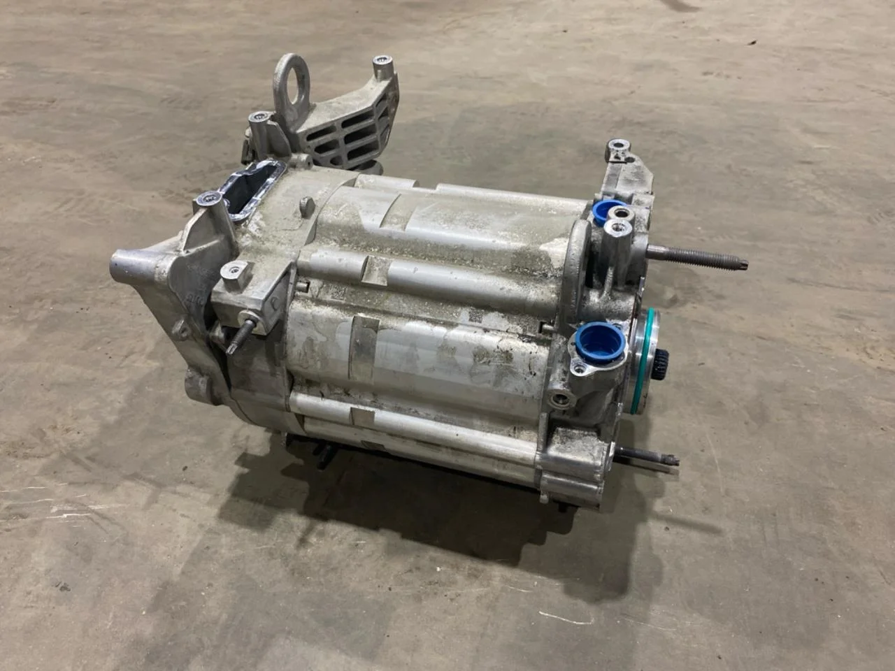Citroen C4/E-C4 C4X/E-C4X 21->> Elektromos motor, első view 2