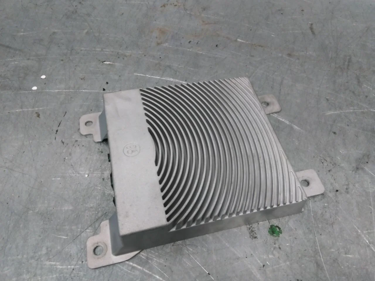 Ford MUSTANG MACH-E 2021- Amplificator radio / hi-fi vedere 3