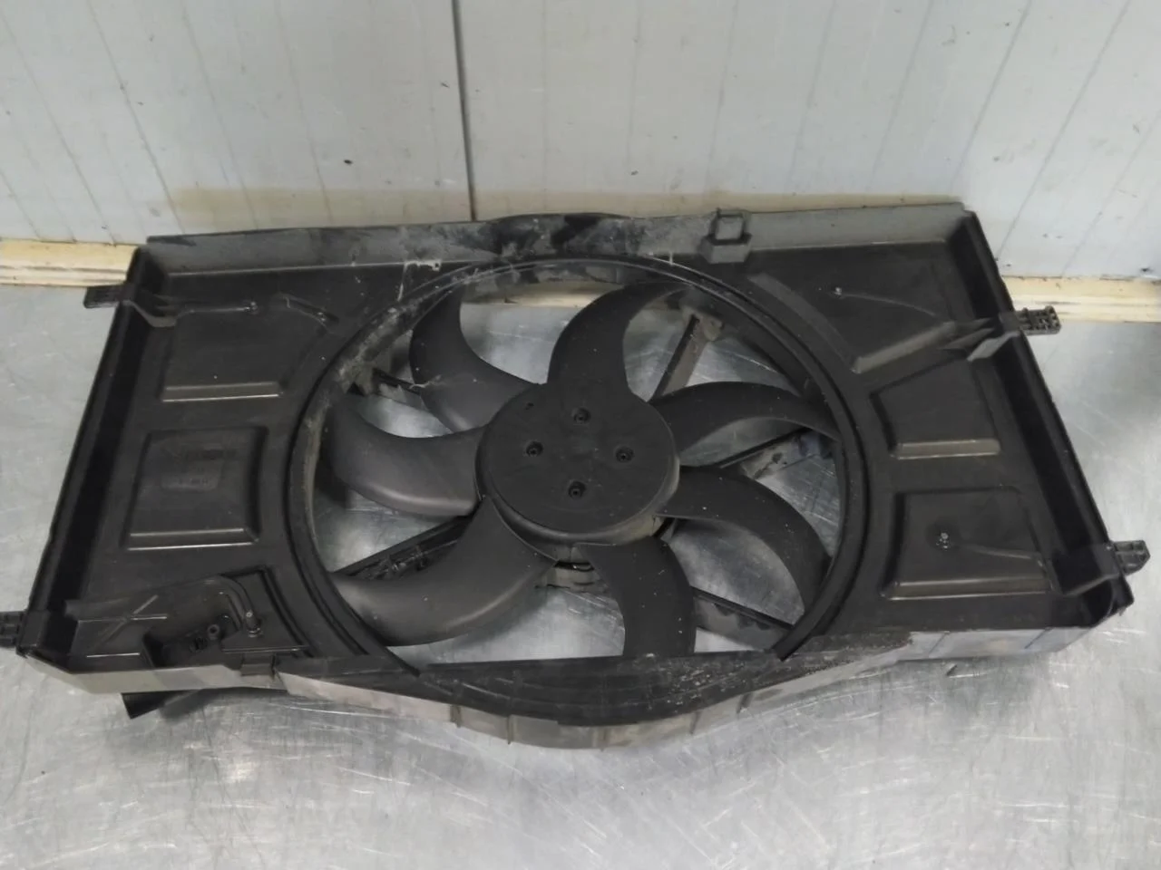 Ford MUSTANG MACH-E 2021- Electric cooling fan view 2