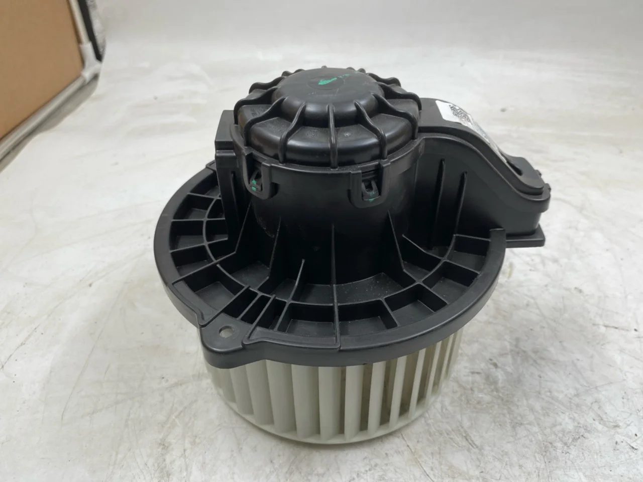 Maxus EUNIQ5 MPV 2021- Fűtésventilátor motor
