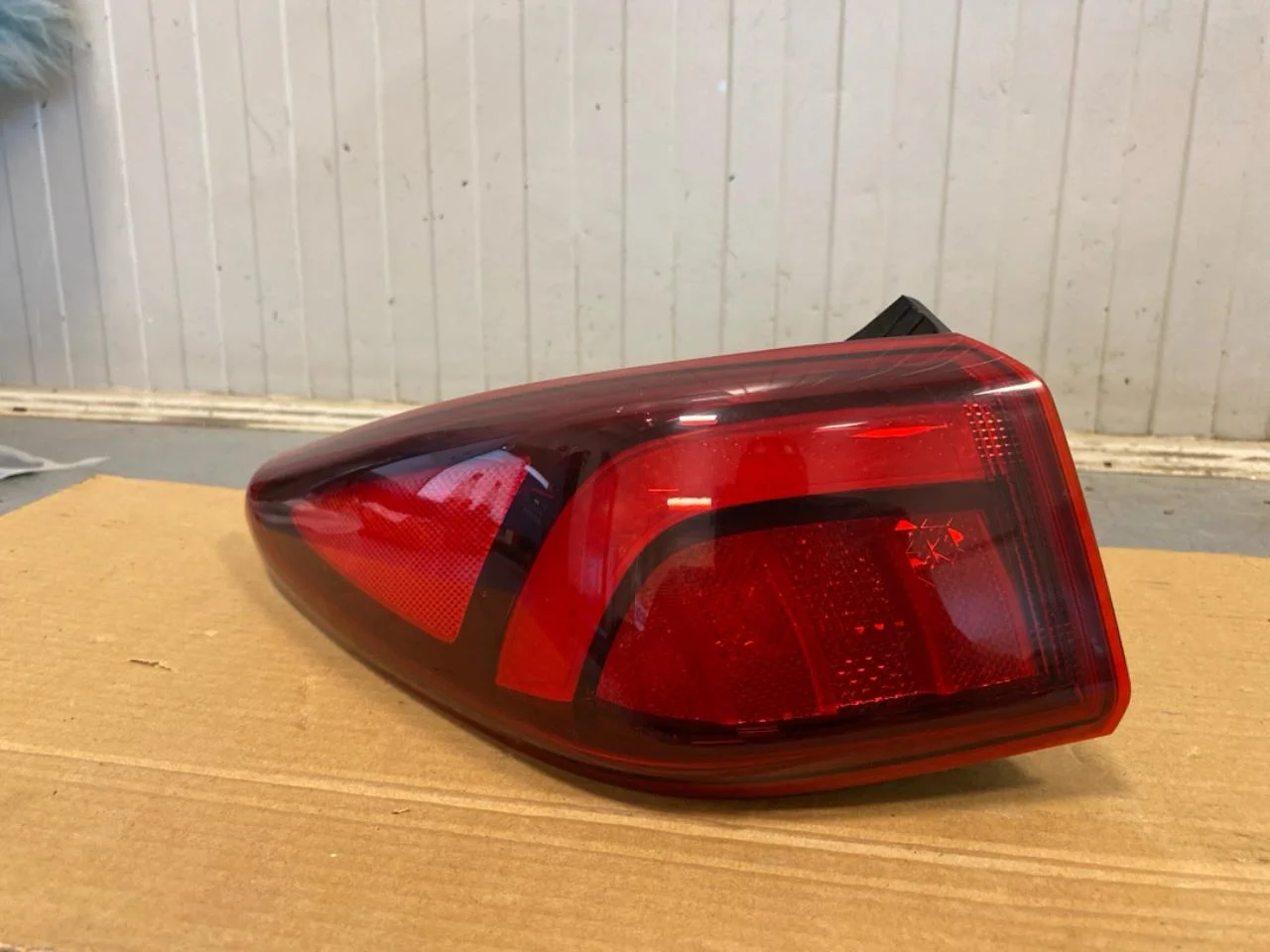 Hyundai KONA / ELECTRIC 2018-23 Hátsó lámpa, bal