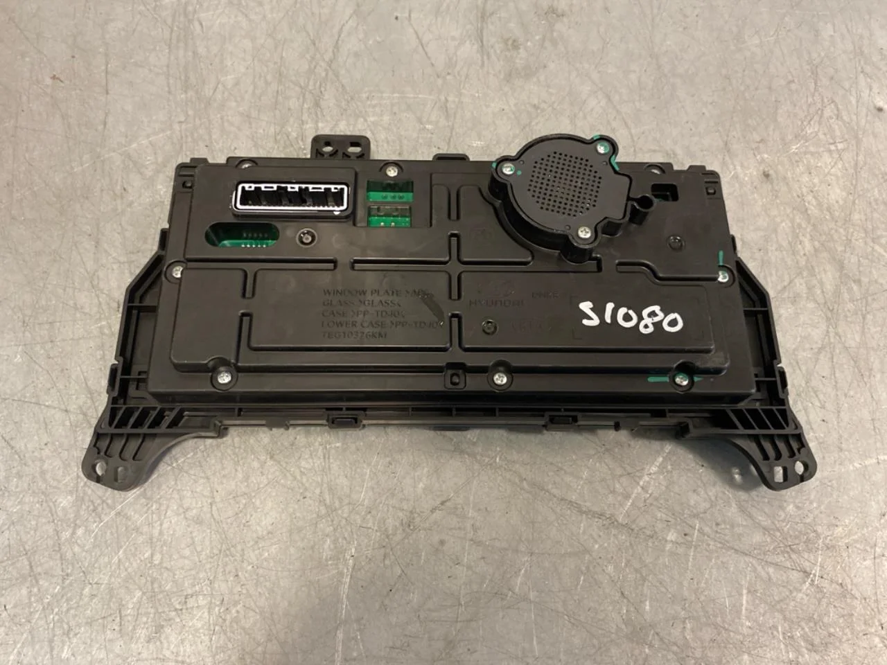 Hyundai KONA / ELECTRIC 2018-23 Ceasuri bord complete vedere 2
