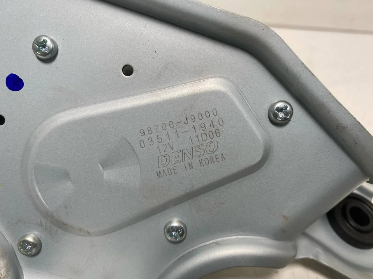 Hyundai KONA / ELECTRIC 2018-23 Motor ștergător hayon vedere 3