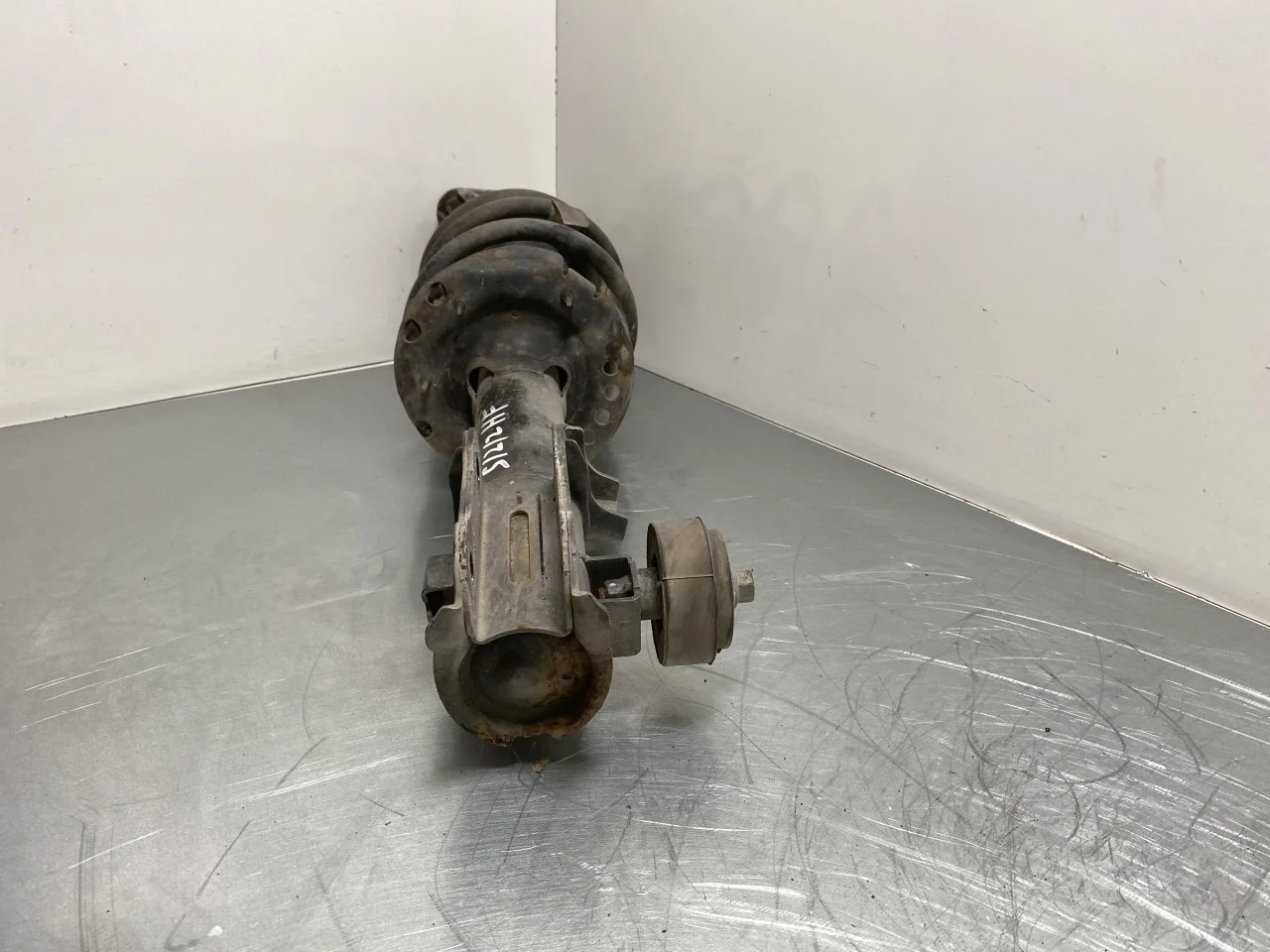 Hyundai IONIQ 5 NE 2022- Strut assembly, front right view 3