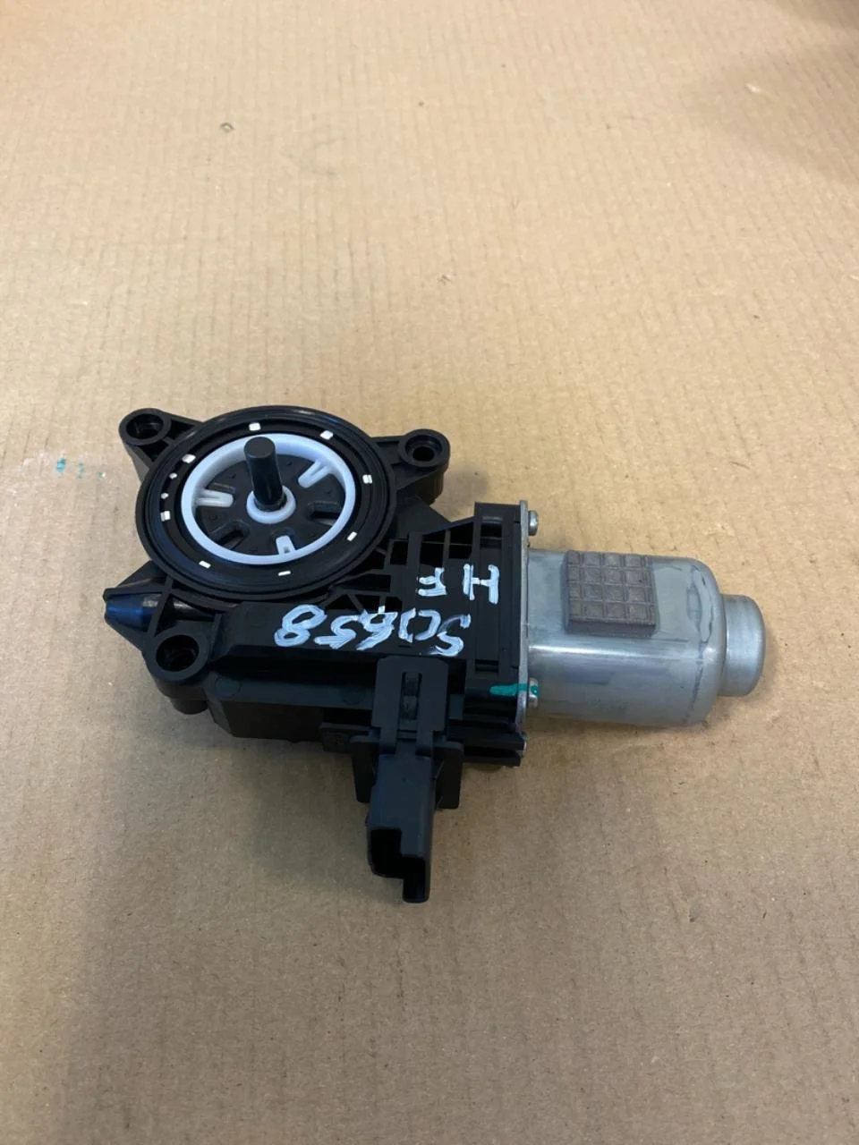 Hyundai IONIQ AE 2017-22 Ablakemelő motor