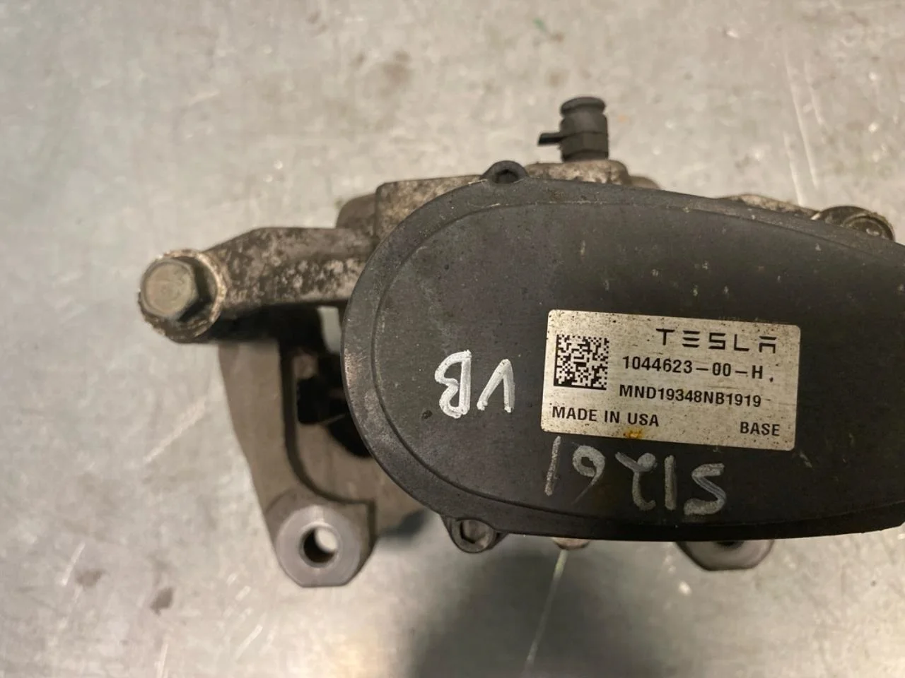 Tesla MODEL 3 2017--> Etrier frână spate stânga vedere 3