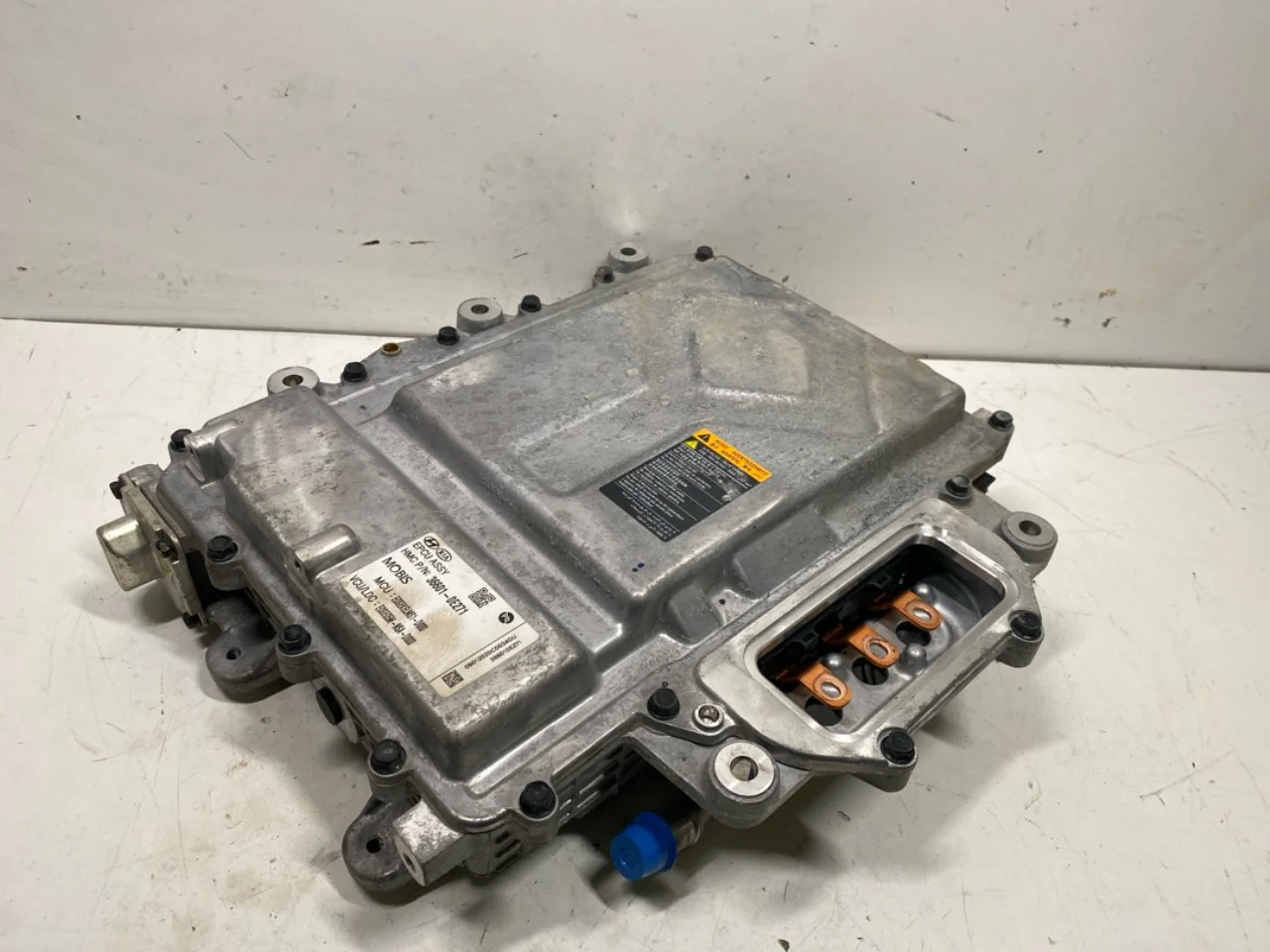 Hyundai KONA / ELECTRIC 2018-23 Încărcător baterie vedere 3