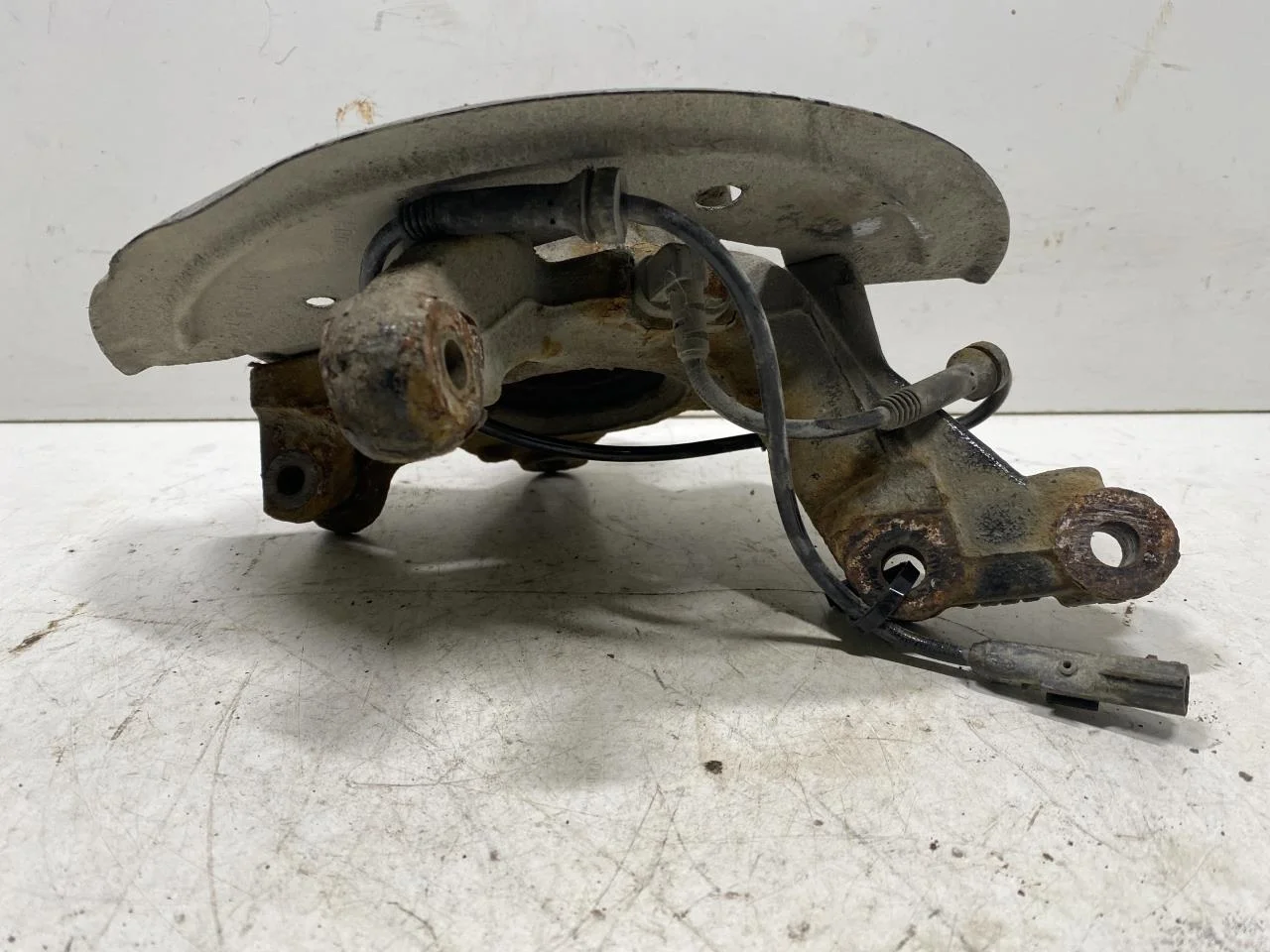 Renault ZOE/E- TECH 2013--> Stub axle carrier, left front view 2