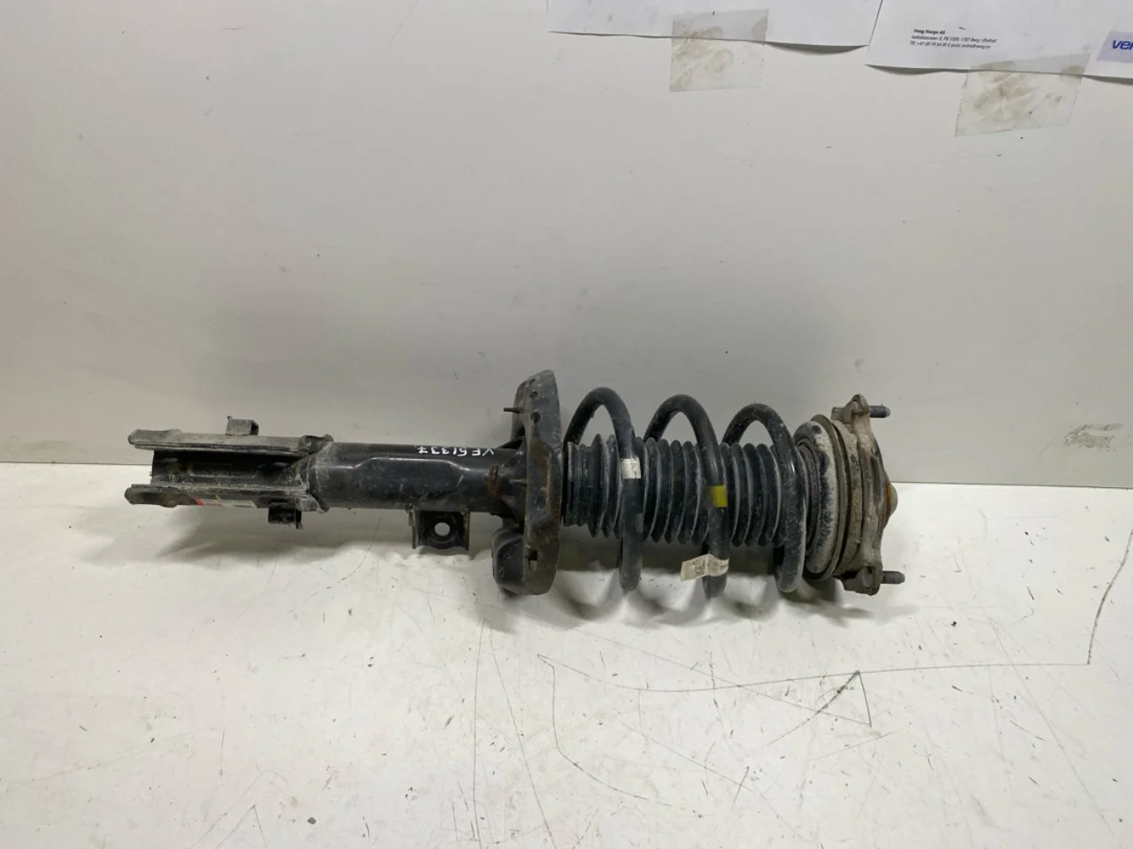 Hyundai KONA / ELECTRIC 2018-23 Strut assembly, front left