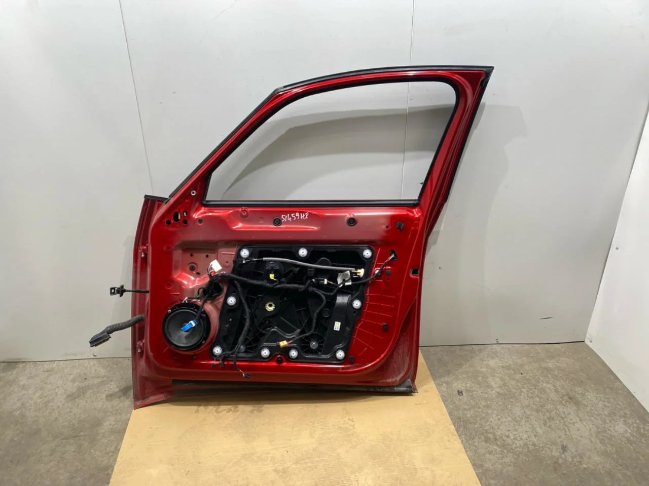Volkswagen ID.3 2021- Door, 4-door, front right view 3