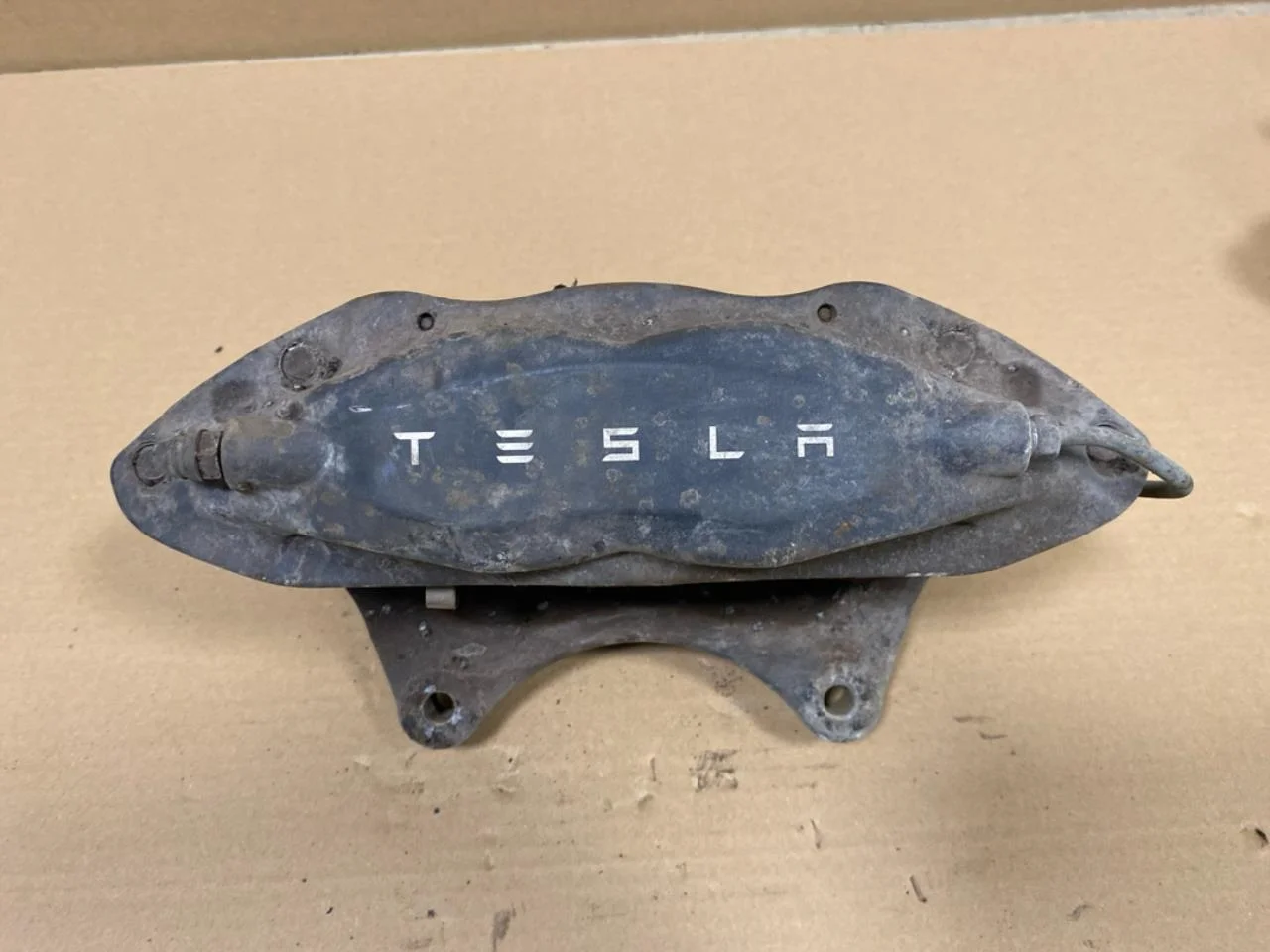 Tesla MODEL S 2013- Féknyereg, első, bal vedere 3