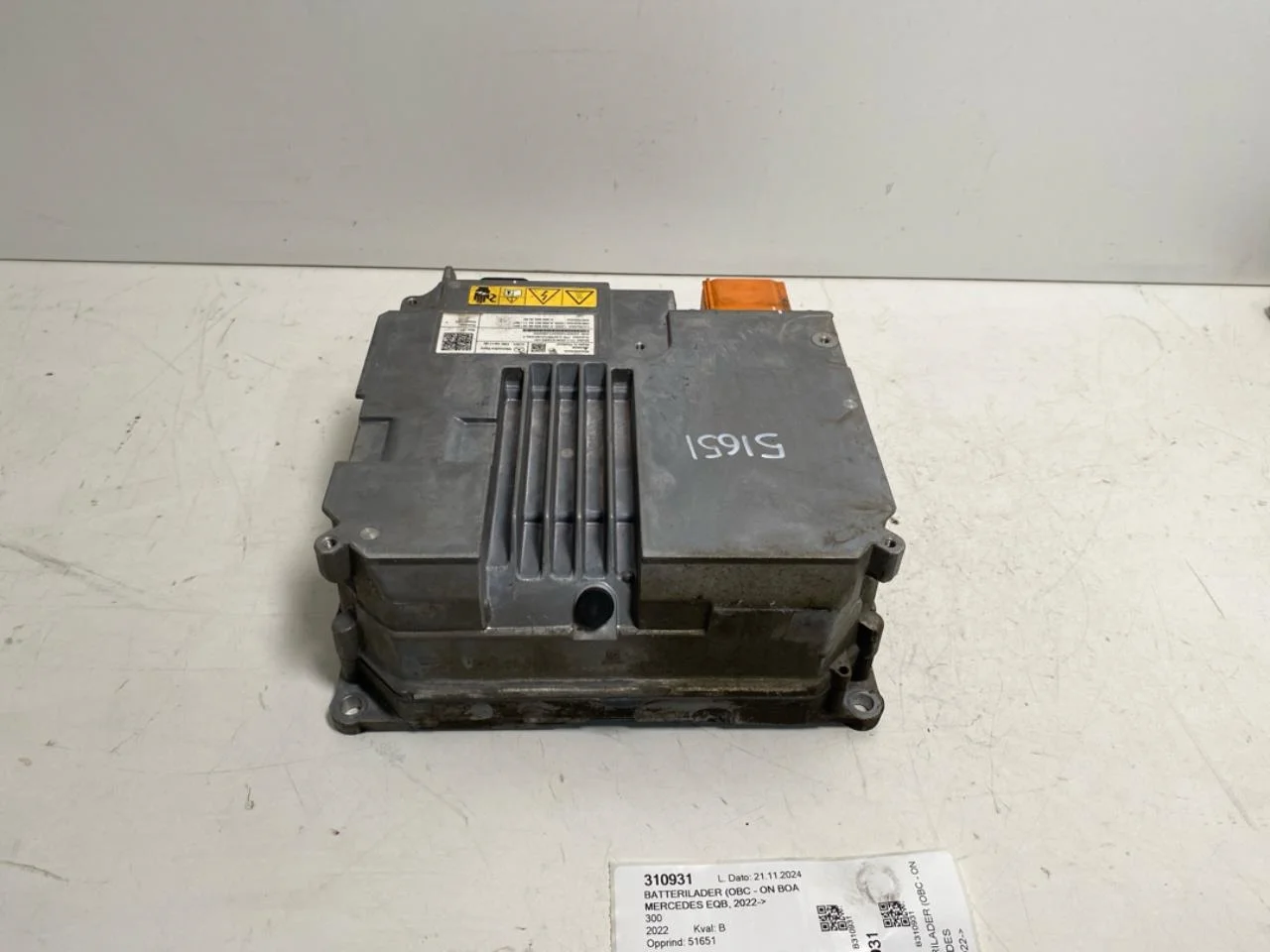 Mercedes EQB X243 2022- Akkumulátortöltő