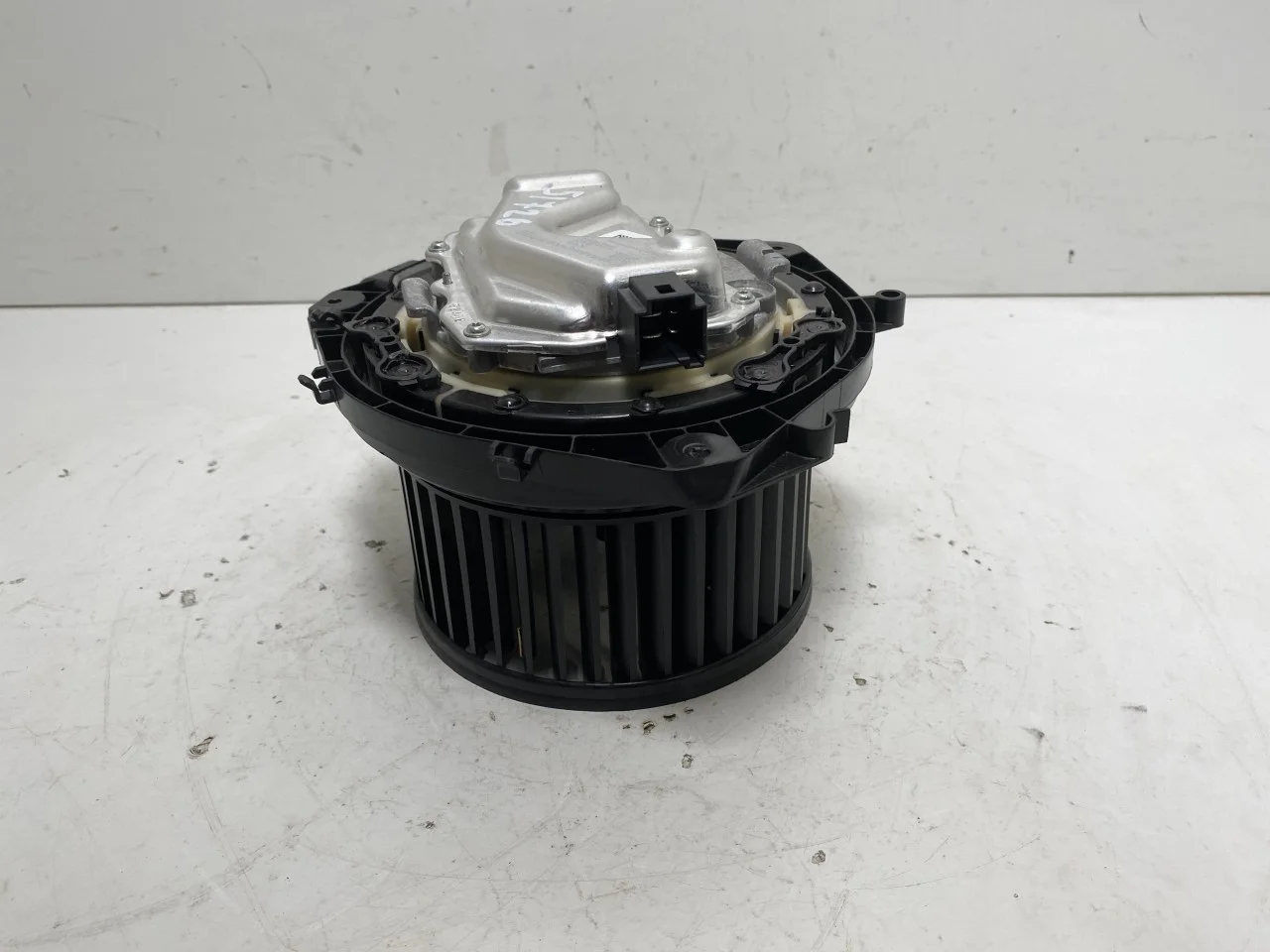 Volkswagen ID.3 2021- Fűtésventilátor motor view 3