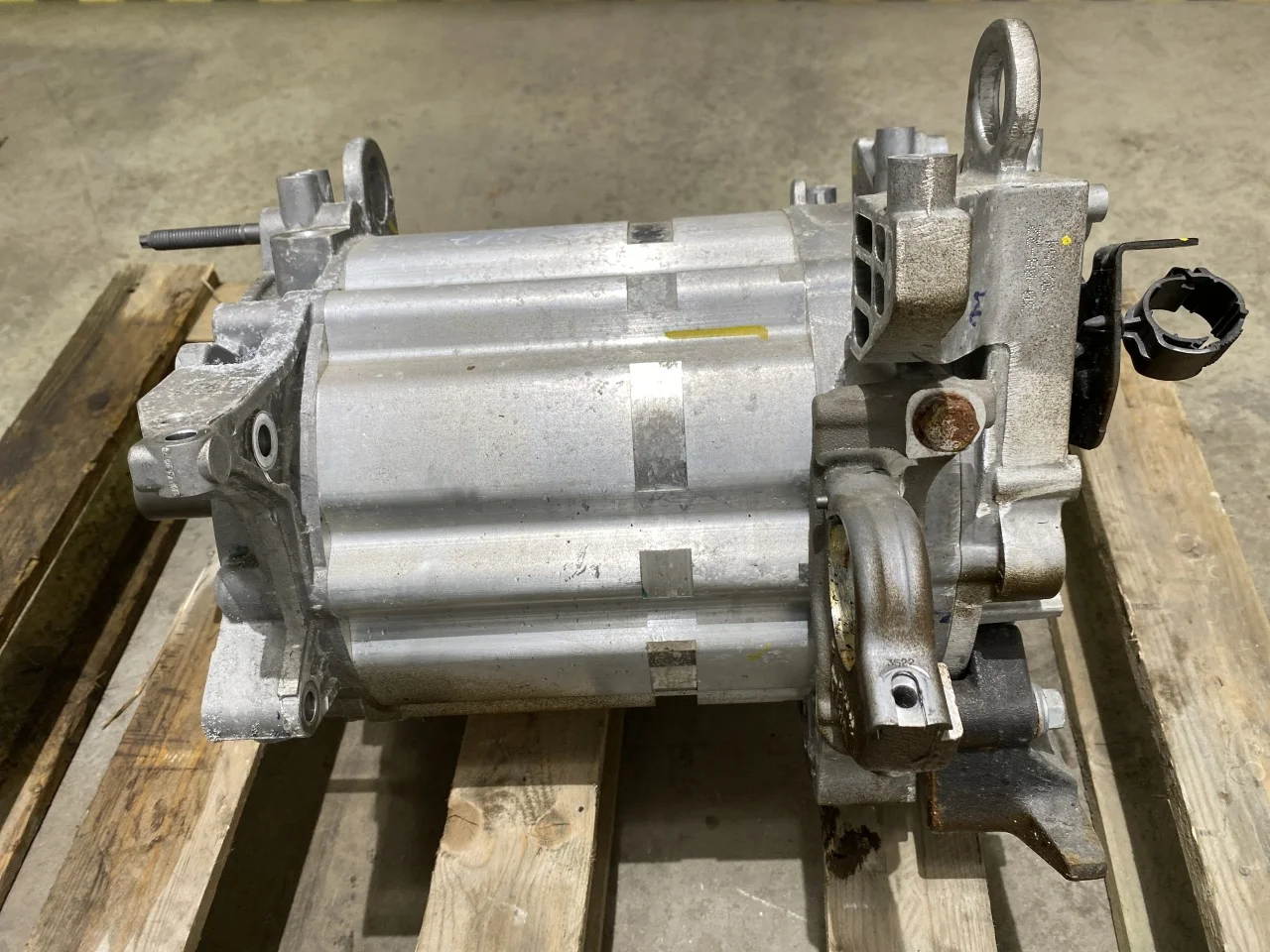 Opel / Vauxhall OPEL MOKKA 21 > Elektromos motor, első vedere 3
