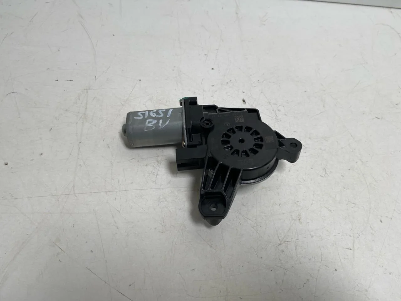 Mercedes EQB X243 2022- Ablakemelő motor nézet 2