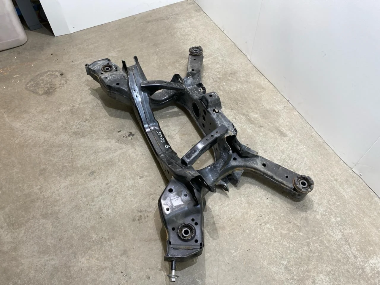 Nissan ARIYA 2021- Rear axle crossmember / subframe view 3