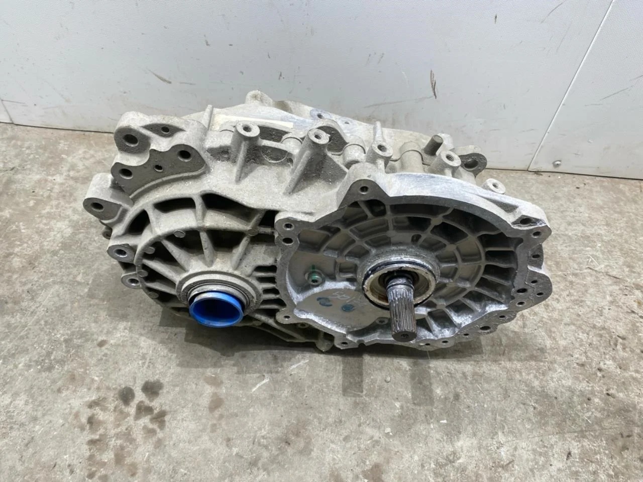 Maxus E-DELIVER3 EV30 2020- Elektromos motor, első