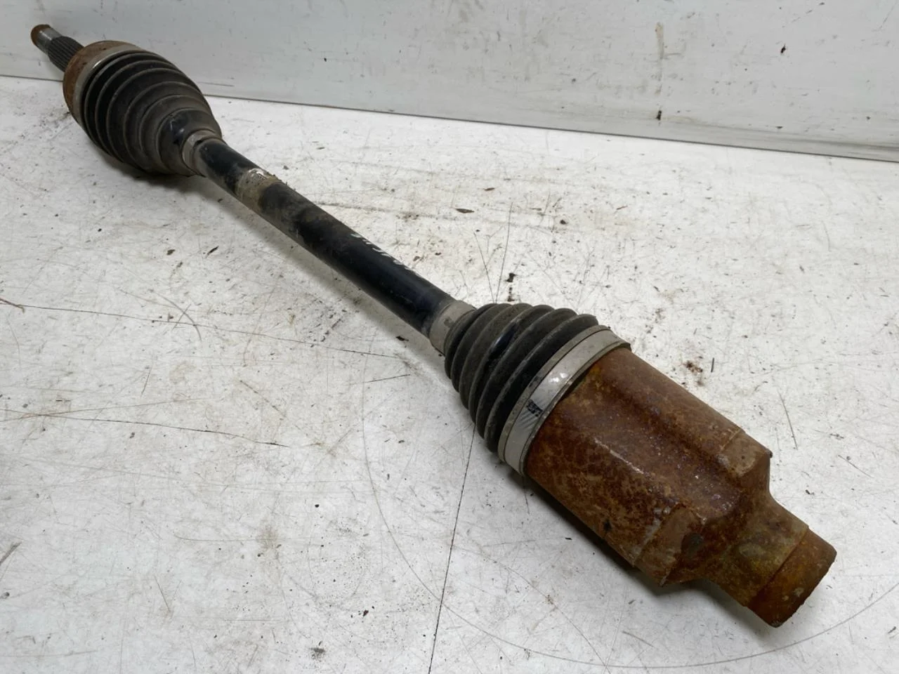 Tesla MODEL S 2013- Front right driveshaft view 2