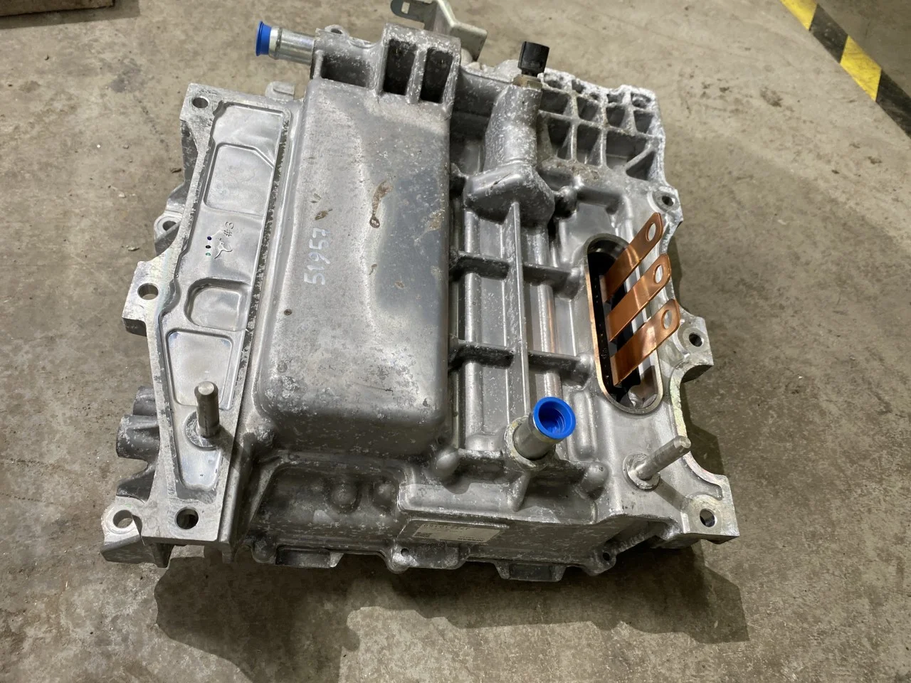 Nissan LEAF 2017-24 Inverter, 12-220V vedere 3