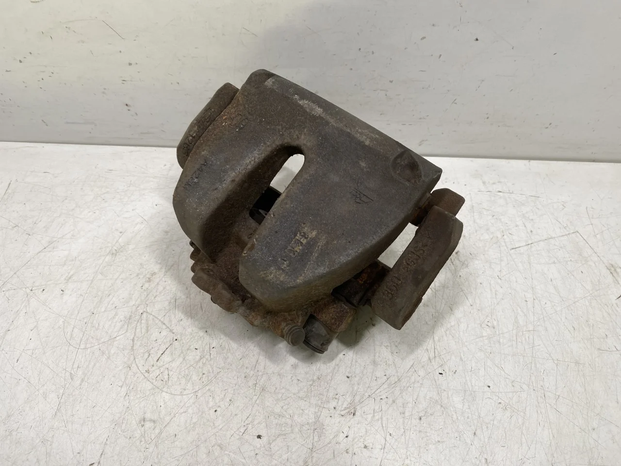 Jaguar I-PACE 2018- Front left brake caliper view 2