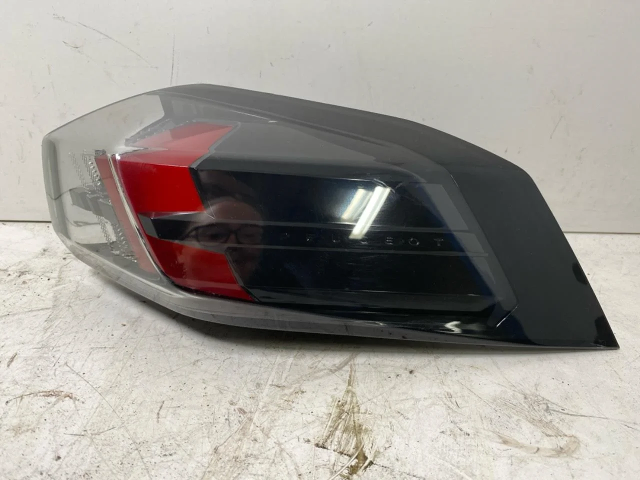 Peugeot 2008/E-2008 2020-> Hátsó lámpa, jobb