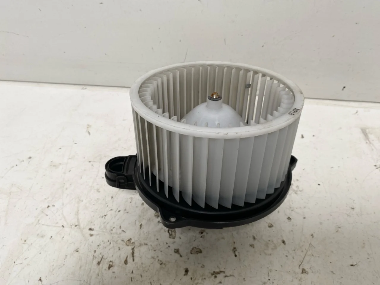 Tesla MODEL X 2016- Fűtésventilátor motor nézet 2