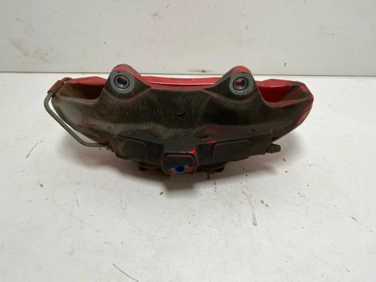 Ford MUSTANG MACH-E 2021- Front left brake caliper view 2