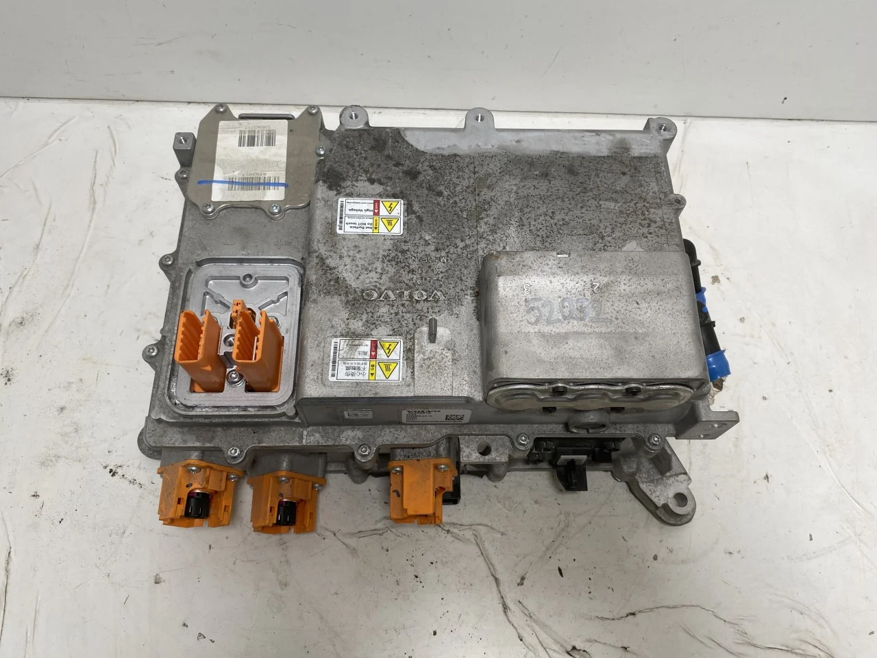 Volvo XC40/RECHARGE 2018- Inverter, 12-220V vedere 3